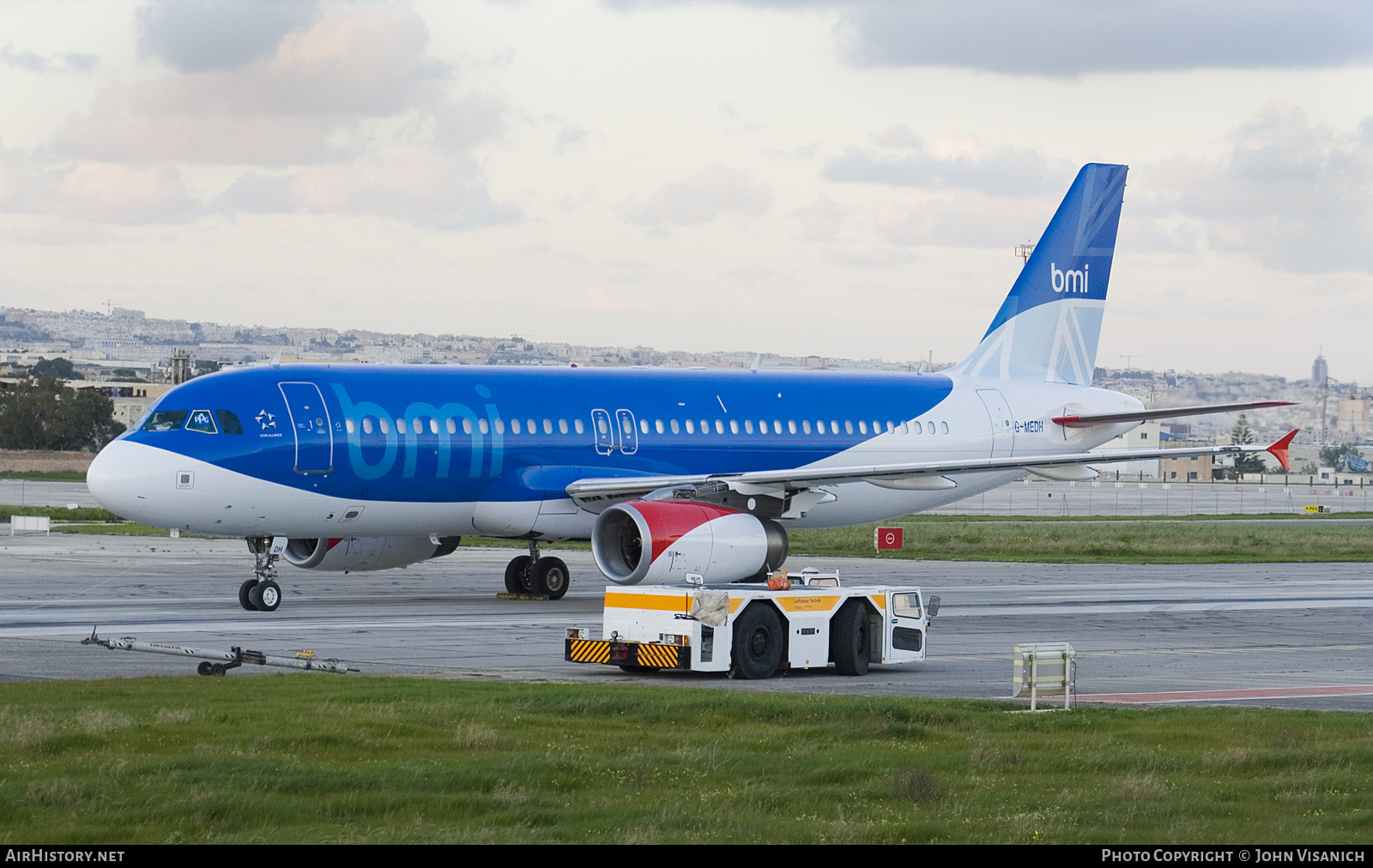 Aircraft Photo of G-MEDH | Airbus A320-232 | BMI - British Midland International | AirHistory.net #571976