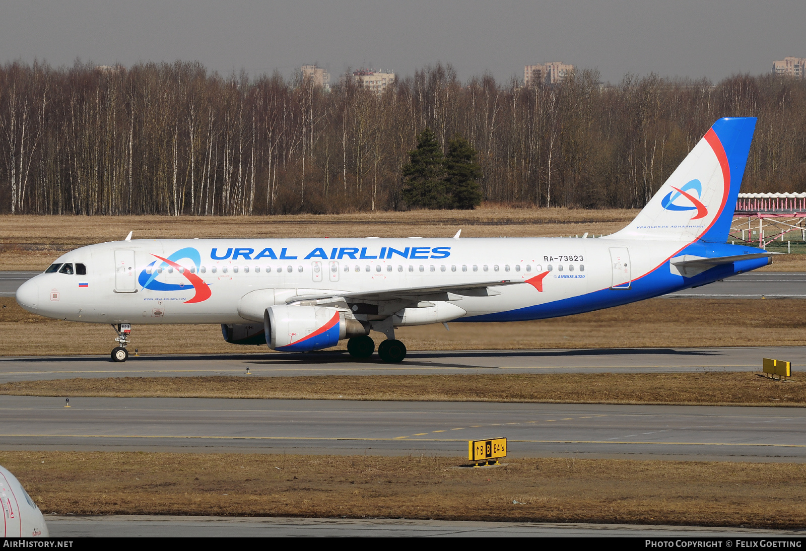 Aircraft Photo of RA-73823 | Airbus A320-214 | Ural Airlines | AirHistory.net #572011