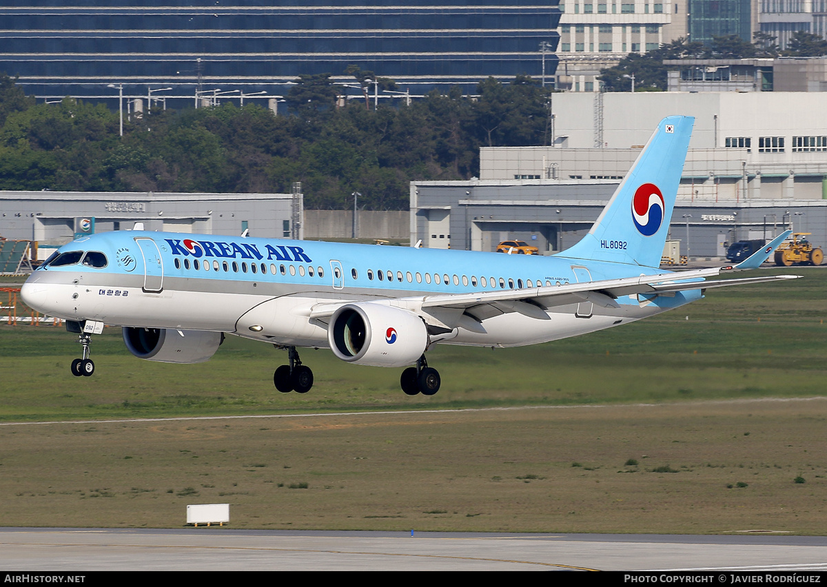 Aircraft Photo of HL8092 | Bombardier CSeries CS300 (BD-500-1A11) | Korean Air | AirHistory.net #572072
