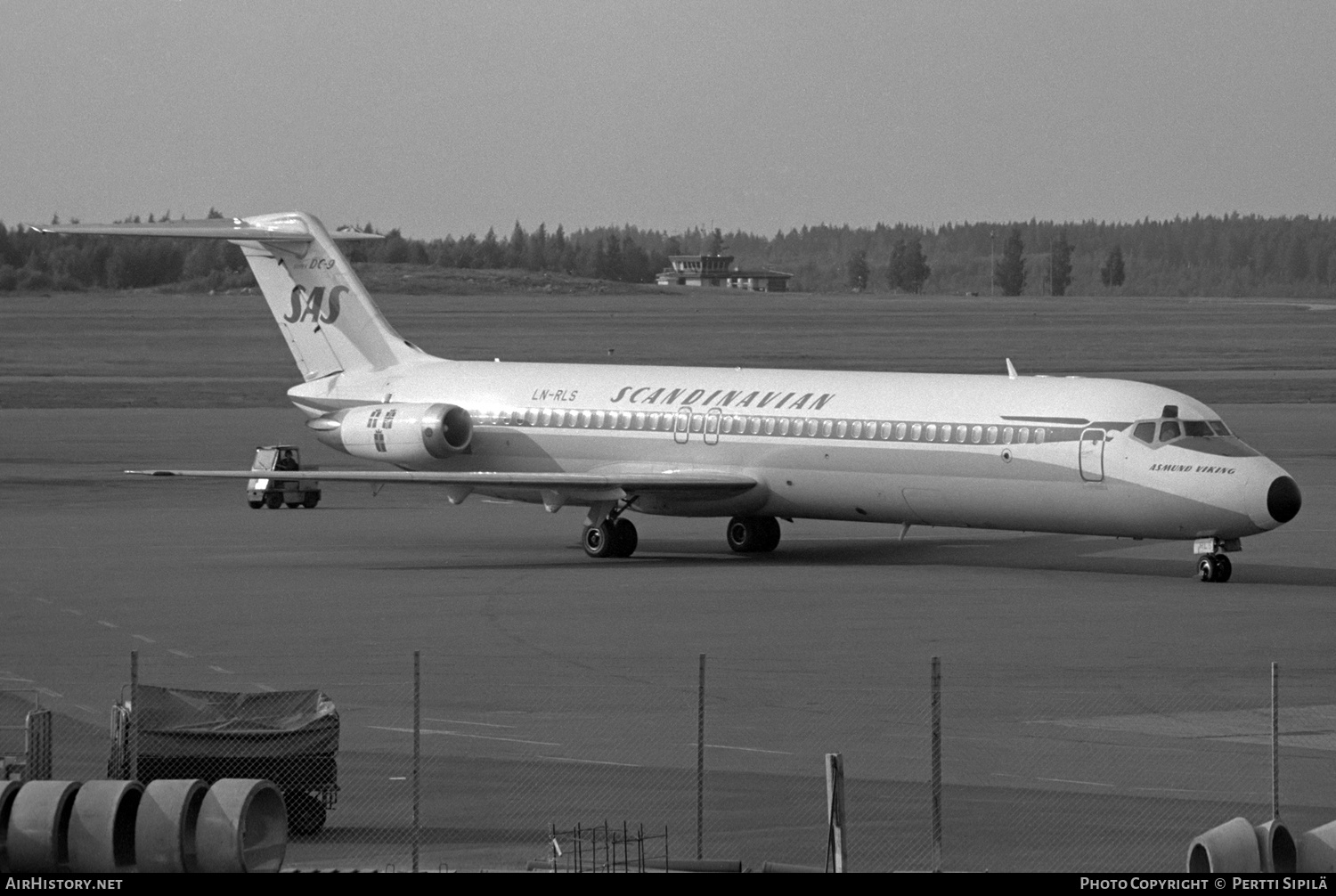 Aircraft Photo of LN-RLS | McDonnell Douglas DC-9-41 | Scandinavian Airlines - SAS | AirHistory.net #572116