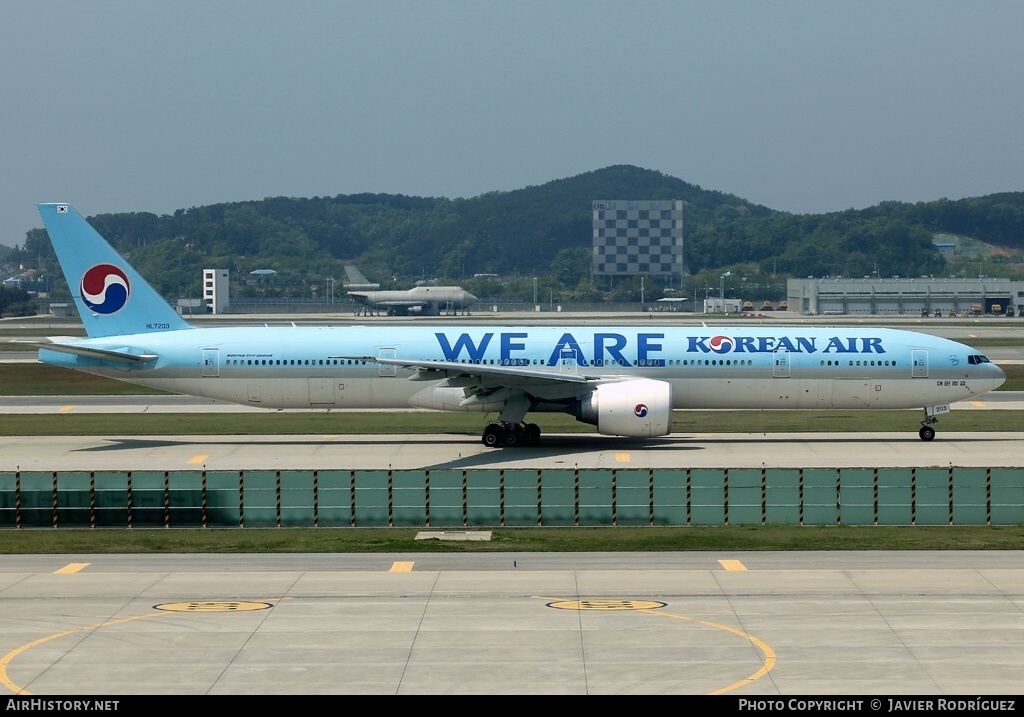 Aircraft Photo of HL7203 | Boeing 777-3B5/ER | Korean Air | AirHistory.net #572178