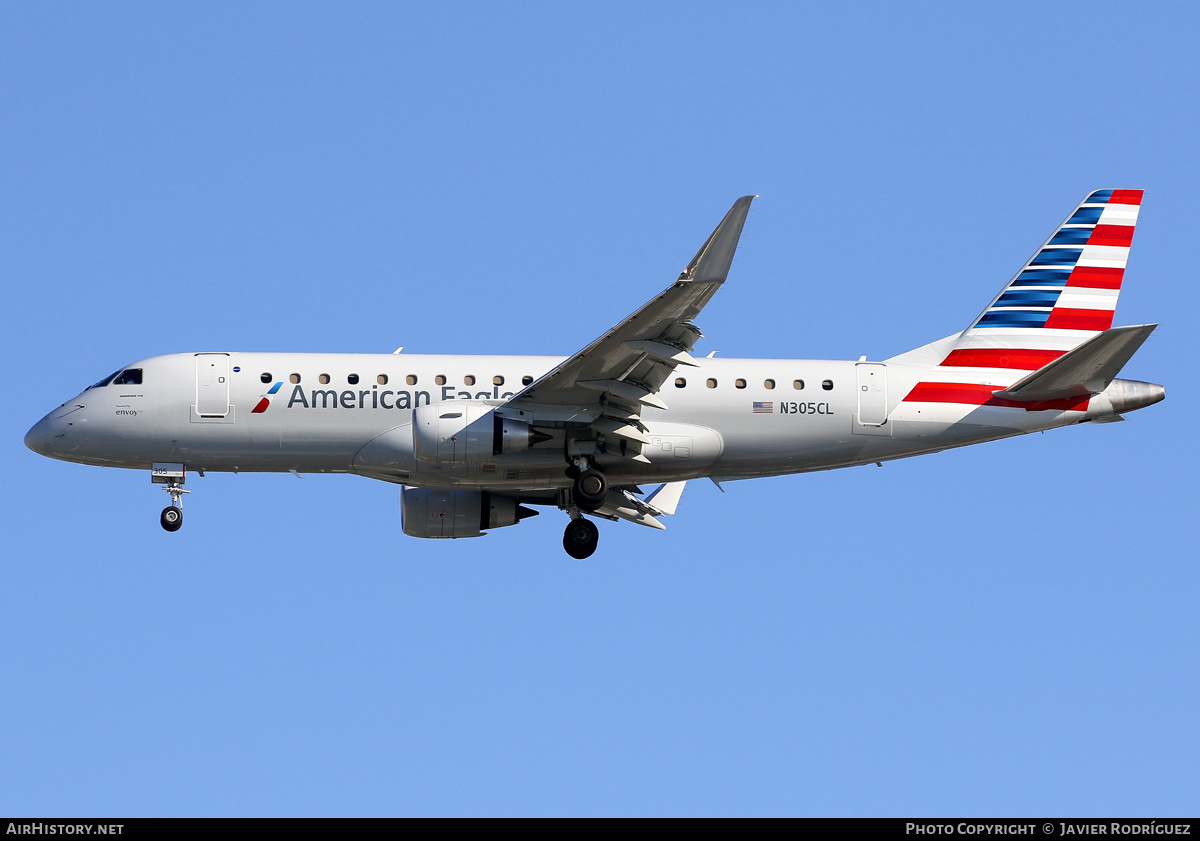 Aircraft Photo of N305CL | Embraer 175LR (ERJ-170-200LR) | American Eagle | AirHistory.net #572365