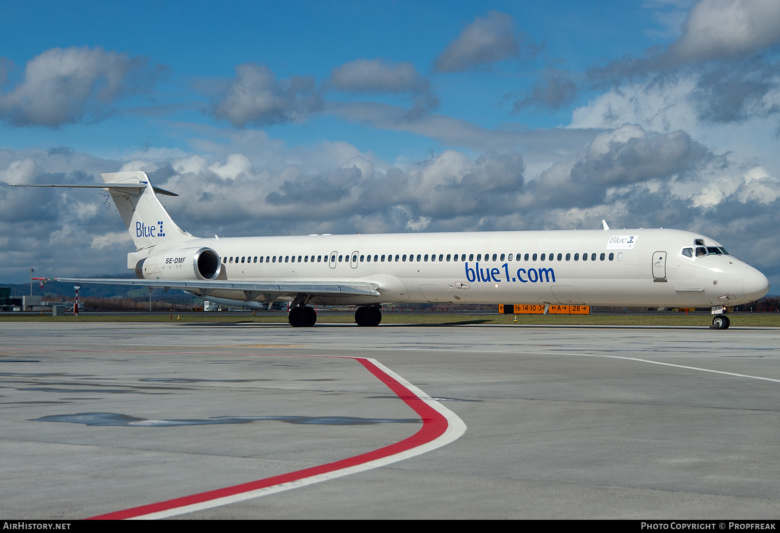 Aircraft Photo of SE-DMF | McDonnell Douglas MD-90-30 | Blue1 | AirHistory.net #572551