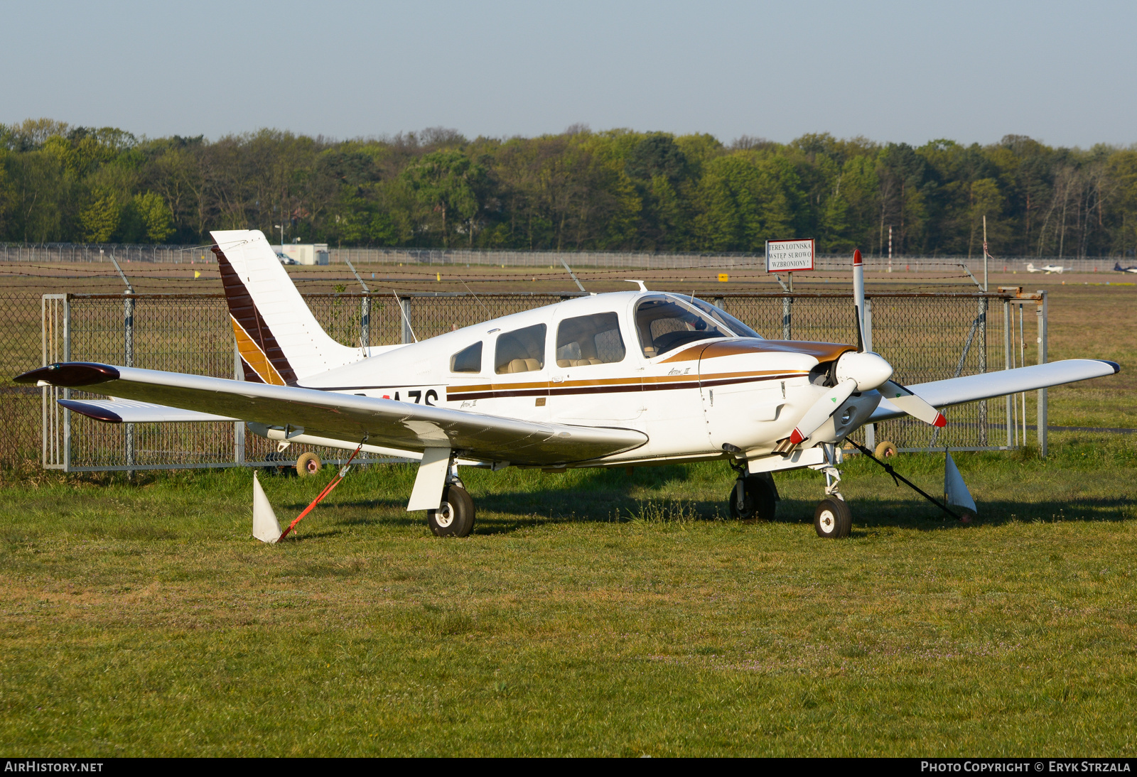 Aircraft Photo of SP-AZS | Piper PA-28R-201 Arrow III | AirHistory.net #572665