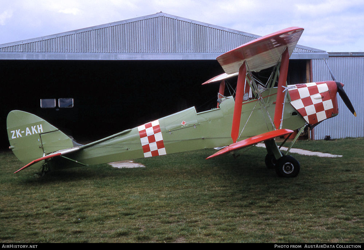 Aircraft Photo of ZK-AKH | De Havilland D.H. 82A Tiger Moth | AirHistory.net #572837