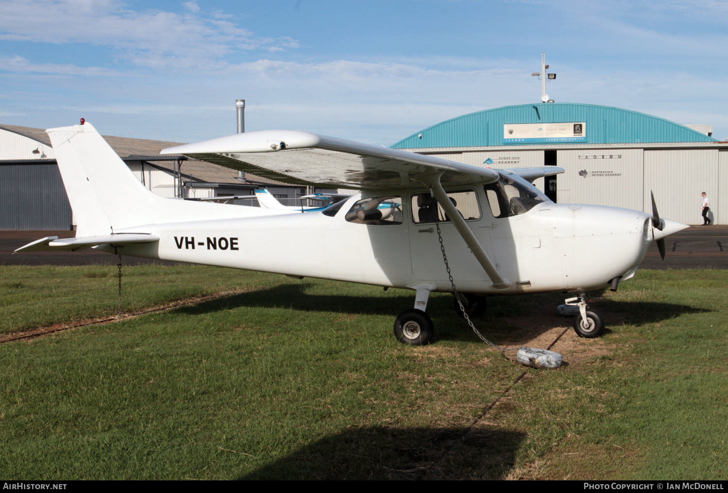 Aircraft Photo of VH-NOE | Cessna 172R Skyhawk | AirHistory.net #572847