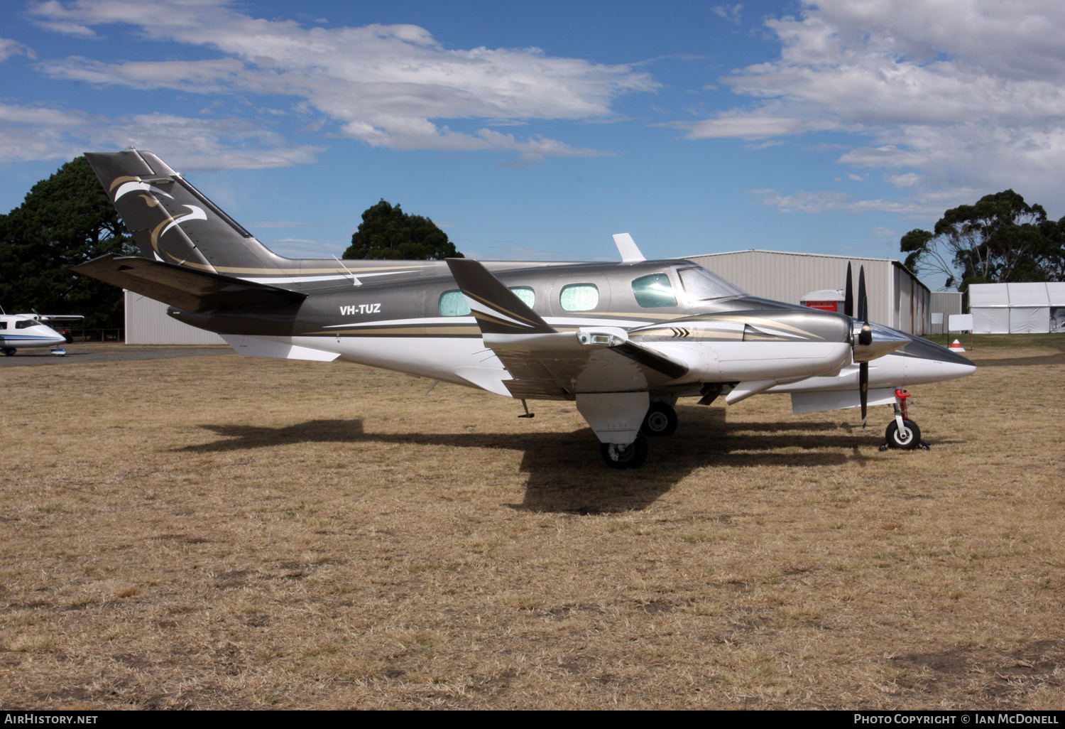 Aircraft Photo of VH-TUZ | Beech B60 Duke | AirHistory.net #572854