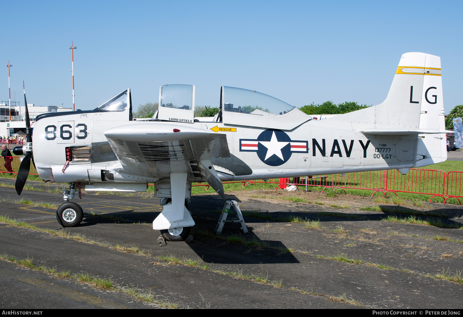 Aircraft Photo of OO-LGY / 137777 | North American T-28B Trojan | USA - Navy | AirHistory.net #573048