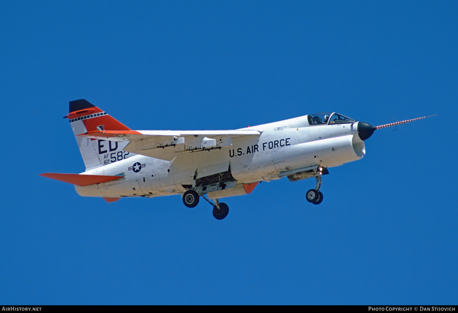 Aircraft Photo of 67-14582 / AF67-582 | LTV YA-7D Corsair II | USA - Air Force | AirHistory.net #573126