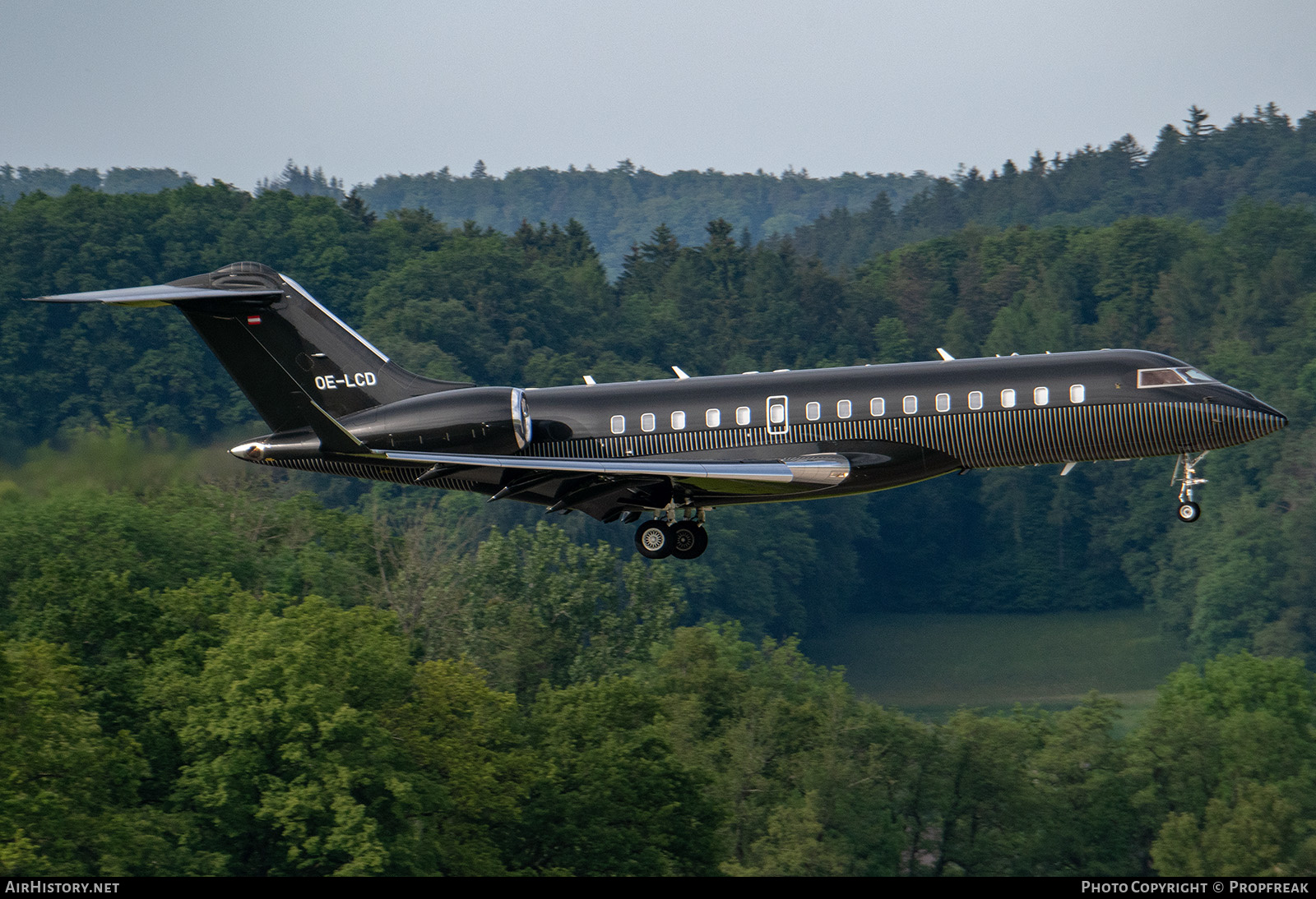 Aircraft Photo of OE-LCD | Bombardier Global Express XRS (BD-700-1A10) | AirHistory.net #573209