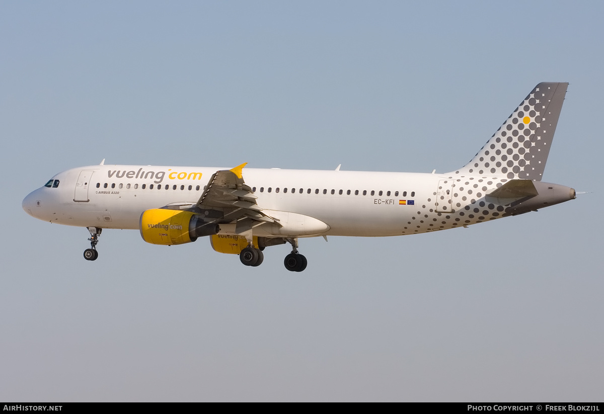 Aircraft Photo of EC-KFI | Airbus A320-216 | Vueling Airlines | AirHistory.net #573240