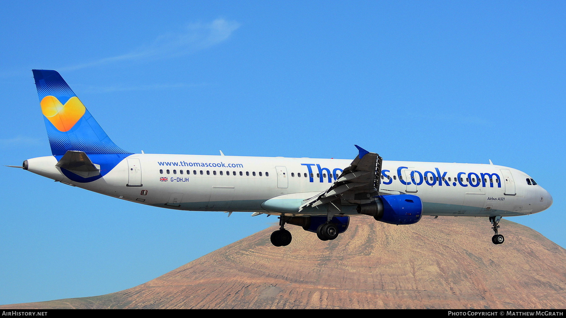 Aircraft Photo of G-DHJH | Airbus A321-211 | Thomas Cook Airlines | AirHistory.net #573287