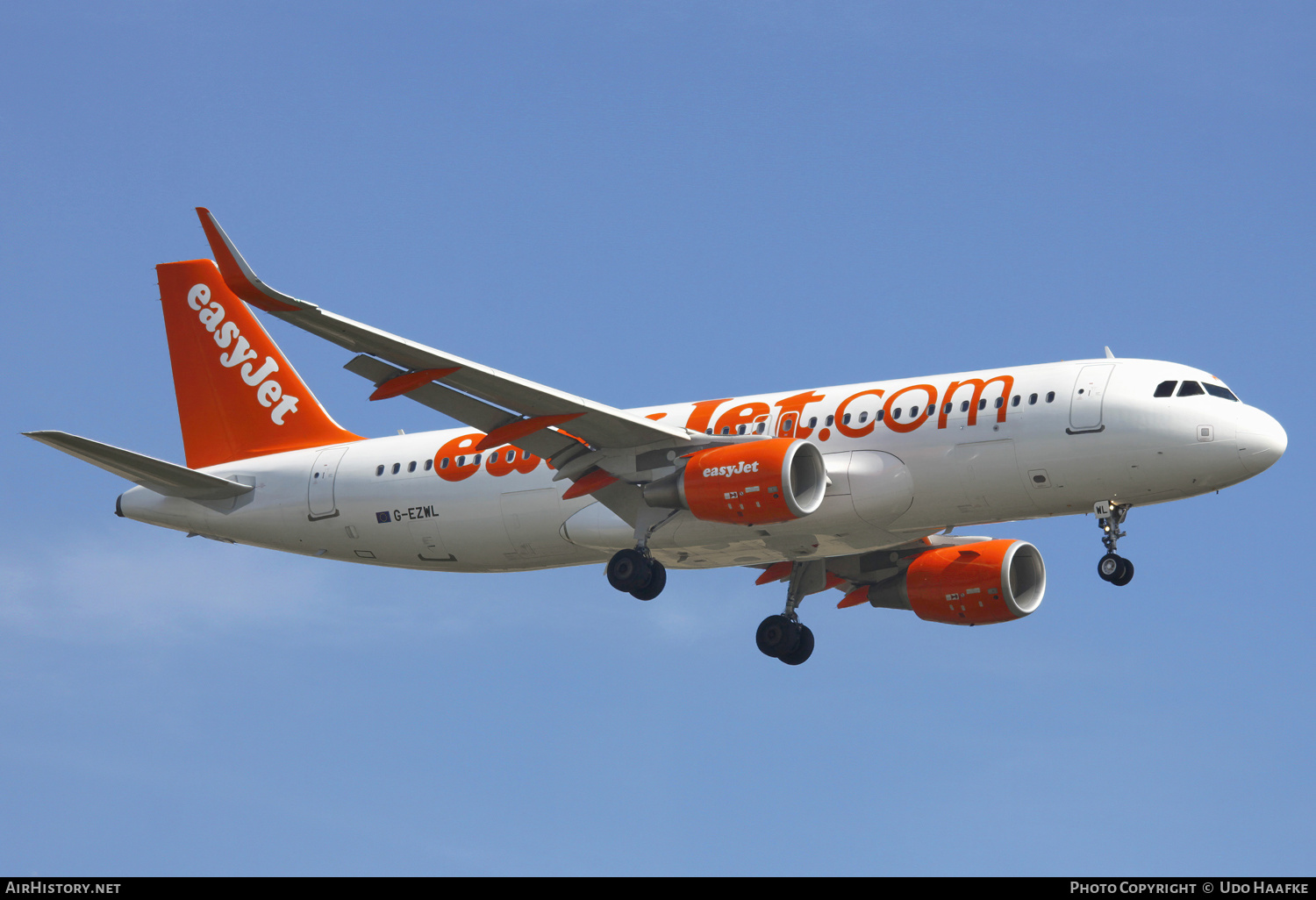 Aircraft Photo of G-EZWL | Airbus A320-214 | EasyJet | AirHistory.net #573553