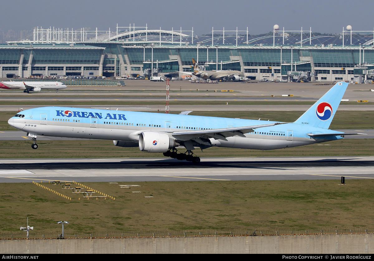 Aircraft Photo of HL8041 | Boeing 777-3B5/ER | Korean Air | AirHistory.net #573740