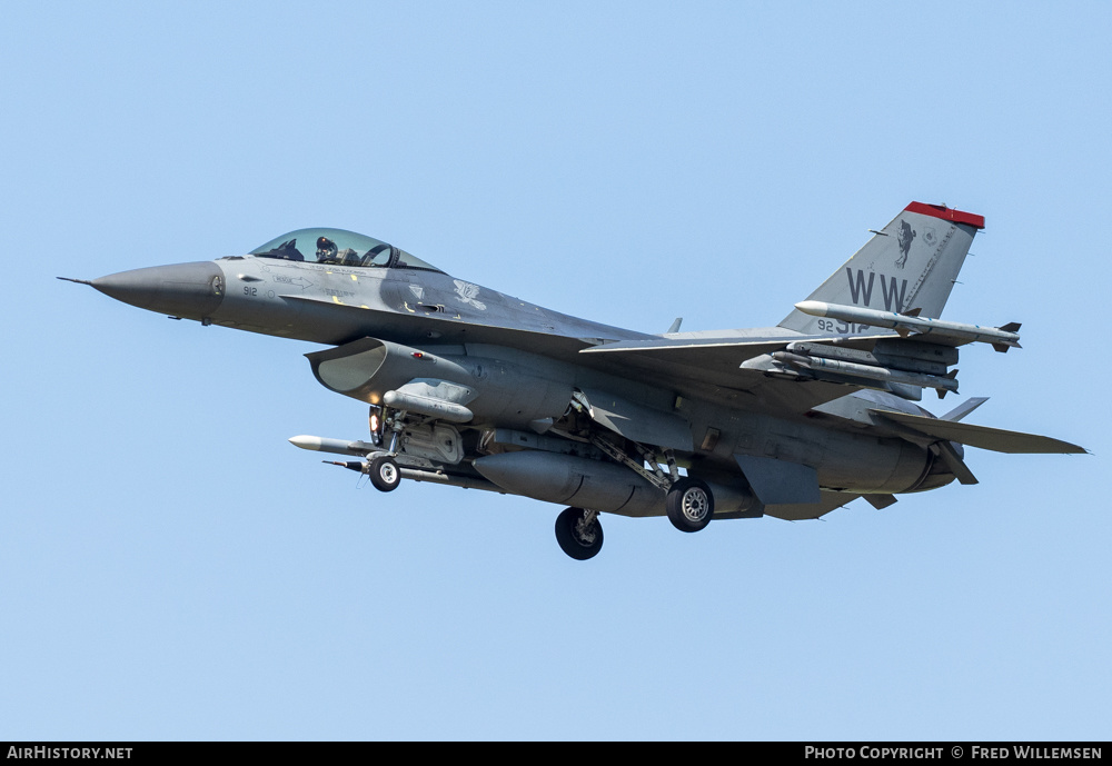 Aircraft Photo of 92-3912 / AF92-912 | Lockheed F-16CM Fighting Falcon | USA - Air Force | AirHistory.net #573750