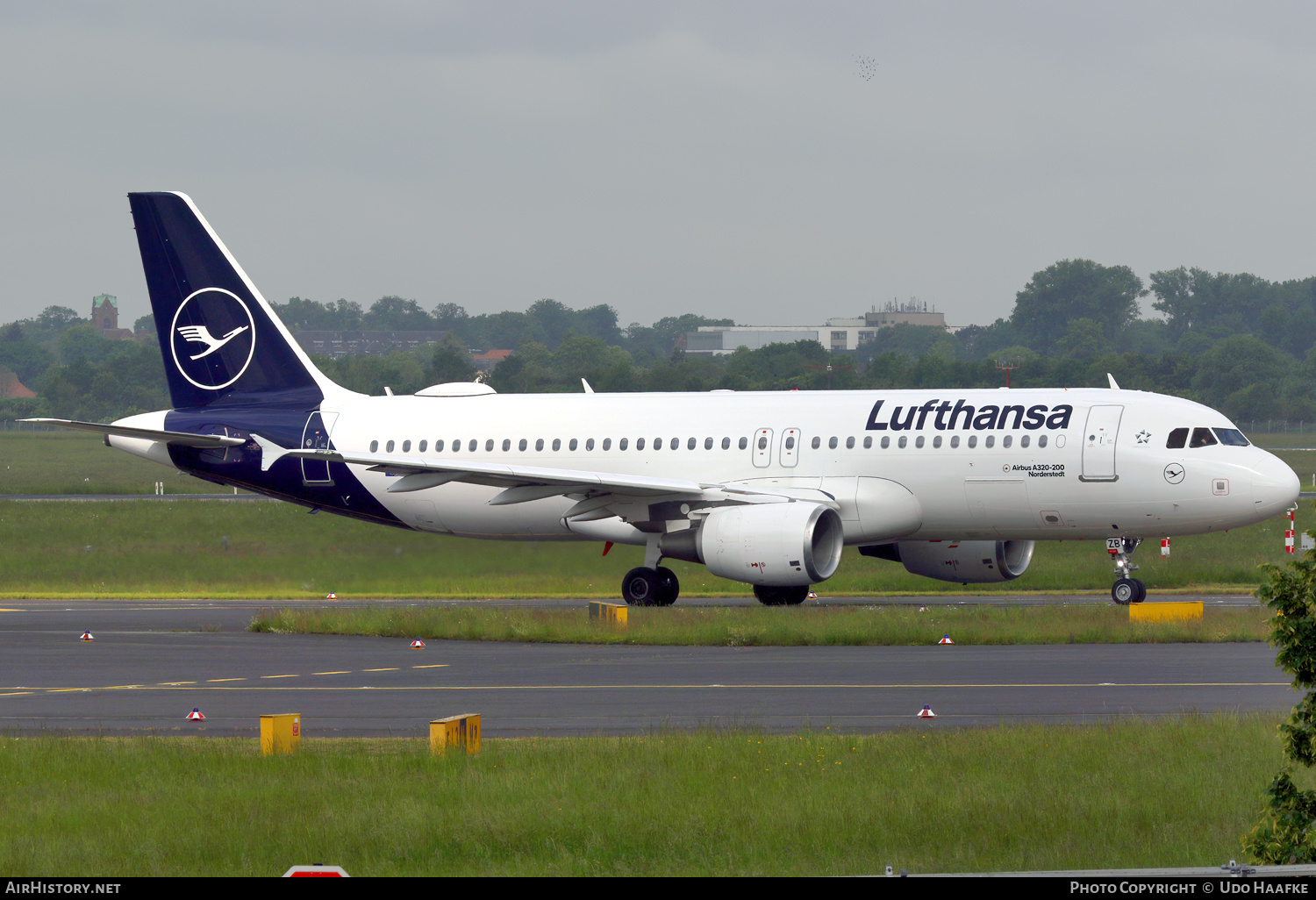 Aircraft Photo of D-AIZB | Airbus A320-214 | Lufthansa | AirHistory.net #573785