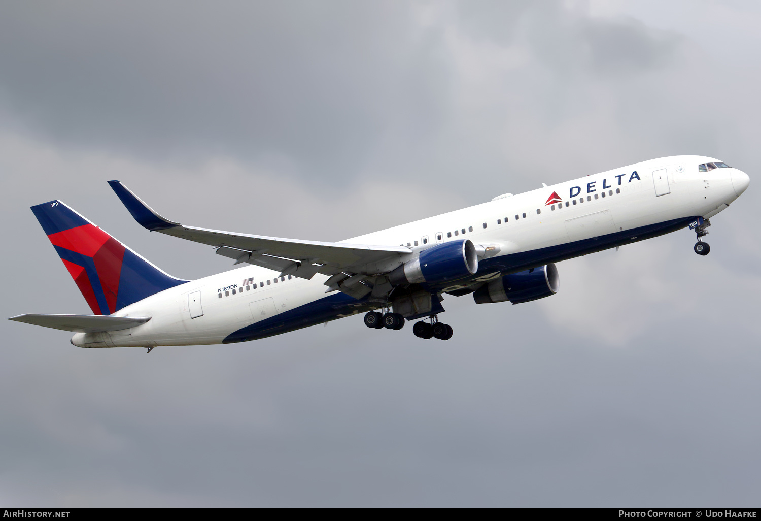 Aircraft Photo of N189DN | Boeing 767-332/ER | Delta Air Lines | AirHistory.net #573787