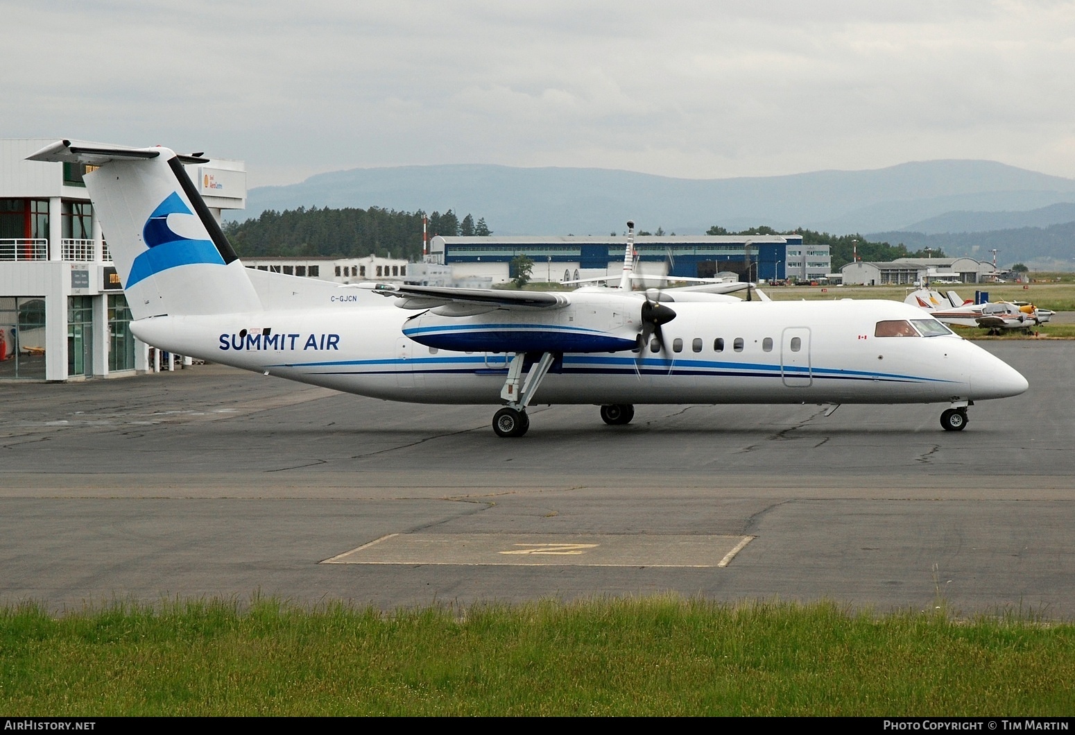 Aircraft Photo of C-GJCN | De Havilland Canada DHC-8-311 Dash 8 | Summit Air | AirHistory.net #573810