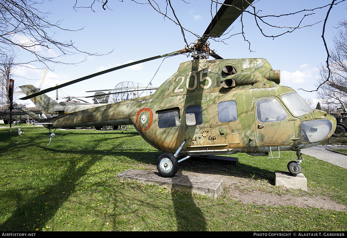 Aircraft Photo of 205 | Mil Mi-2 | Bulgaria - Air Force | AirHistory.net #573842