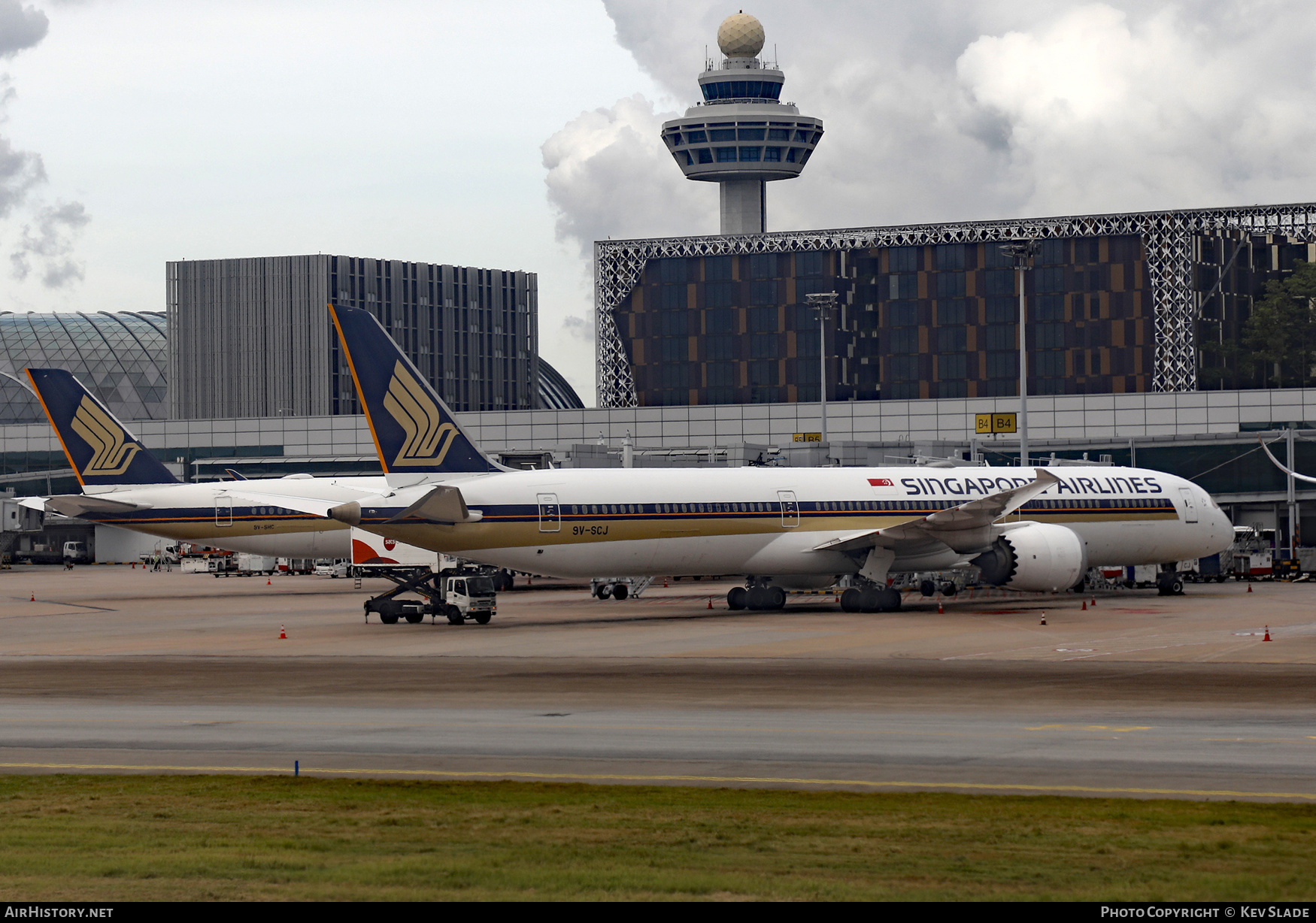 Aircraft Photo of 9V-SCJ | Boeing 787-10 Dreamliner | Singapore Airlines | AirHistory.net #573903