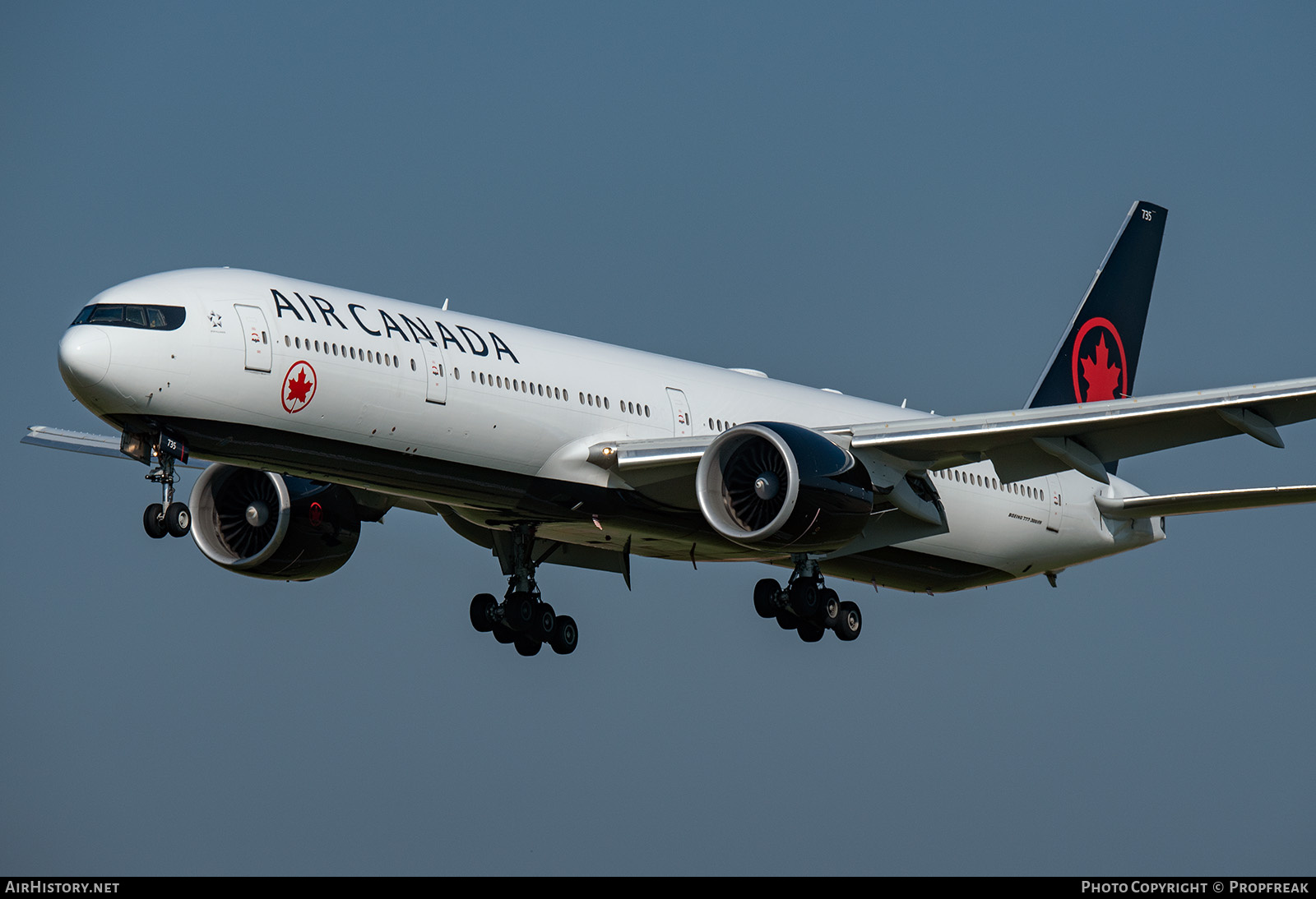 Aircraft Photo of C-FIUR | Boeing 777-333/ER | Air Canada | AirHistory.net #573923