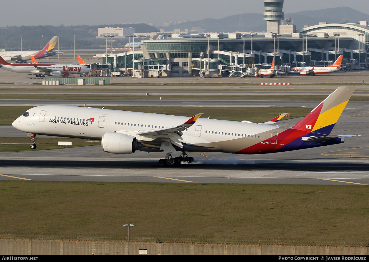 Aircraft Photo of HL7771 | Airbus A350-941 | Asiana Airlines | AirHistory.net #573945