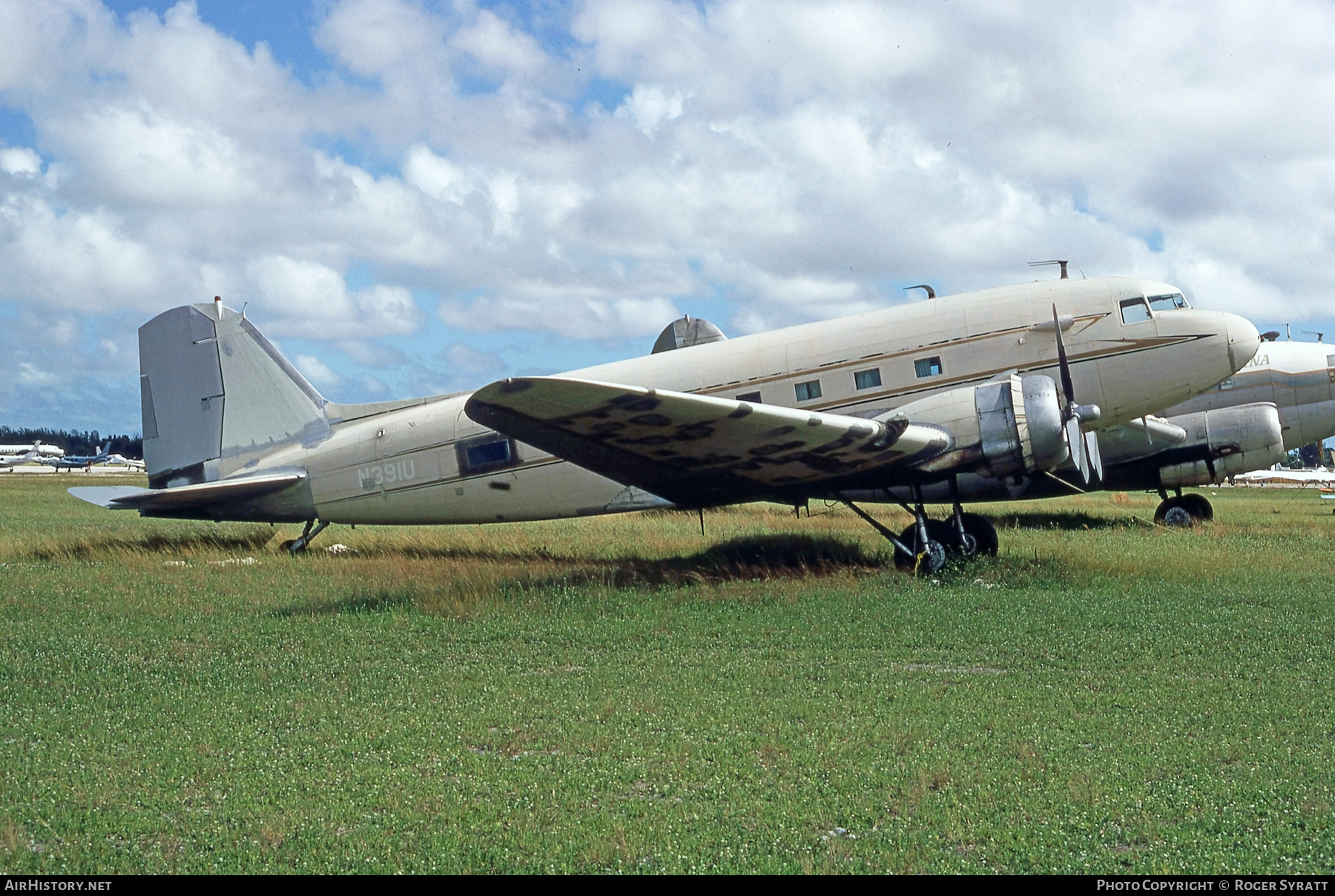 Aircraft Photo of N391U | Douglas DC-3-322 | AirHistory.net #573951