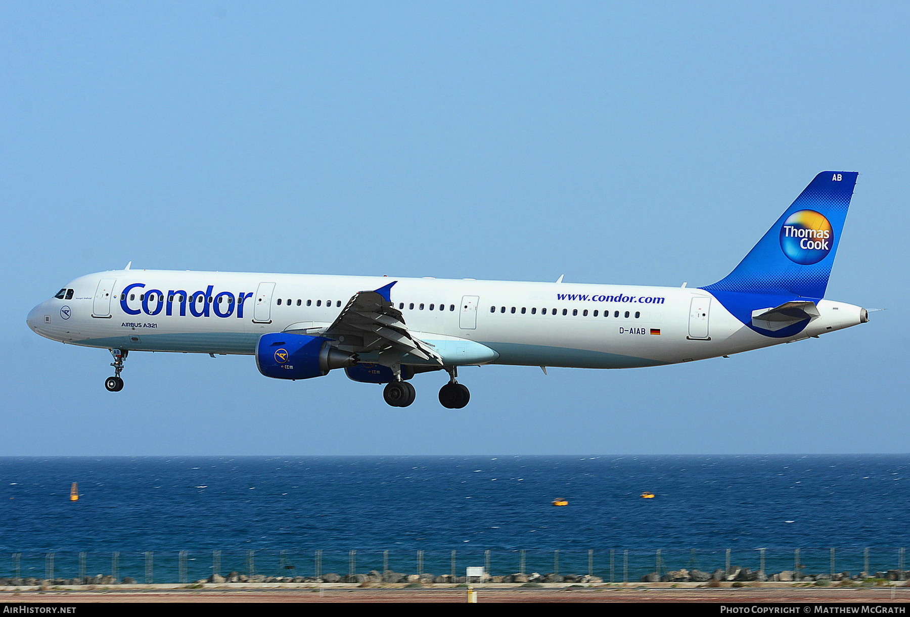 Aircraft Photo of D-AIAB | Airbus A321-211 | Condor Flugdienst | AirHistory.net #573974