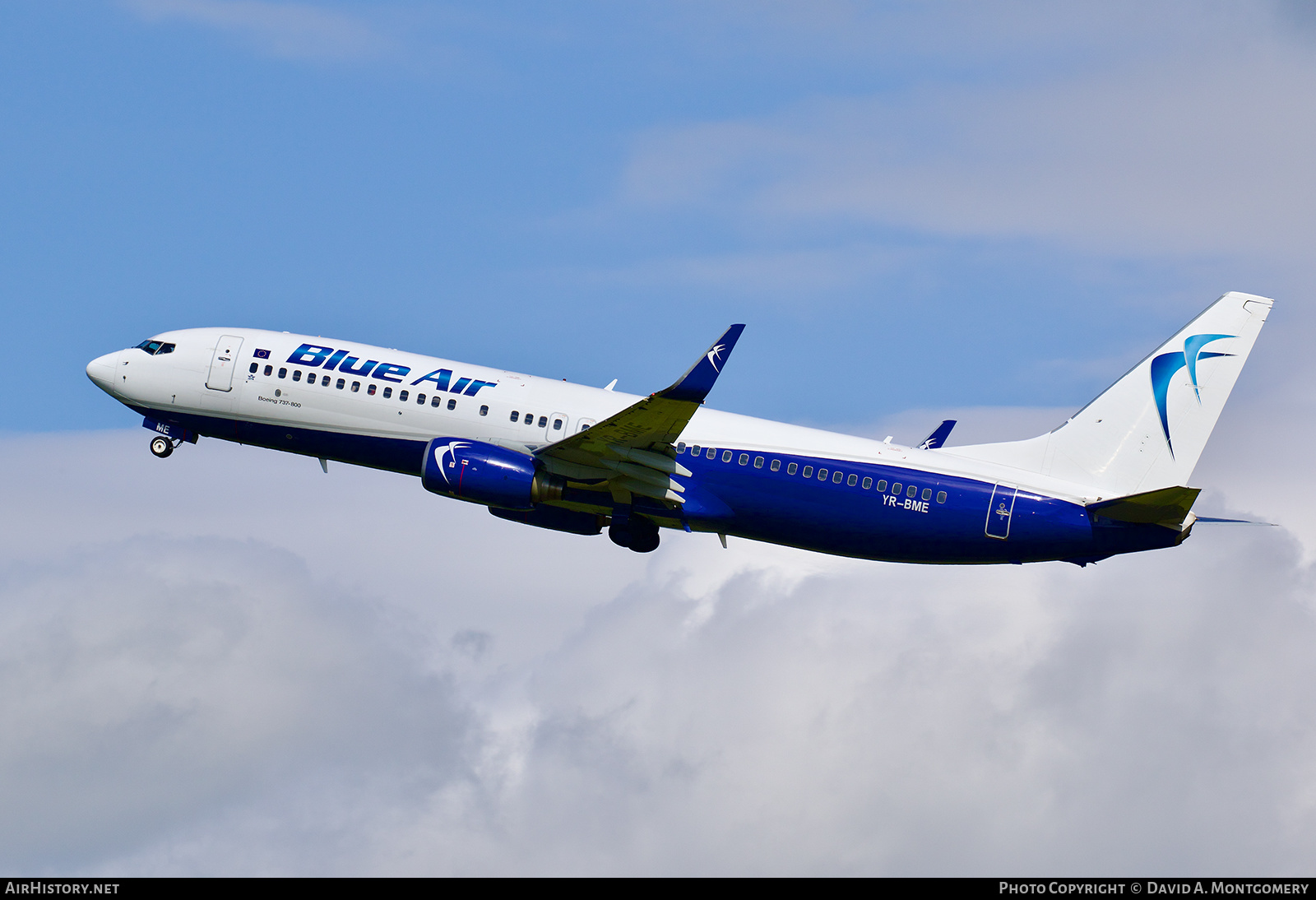 Aircraft Photo of YR-BME | Boeing 737-86N | Blue Air | AirHistory.net #573977