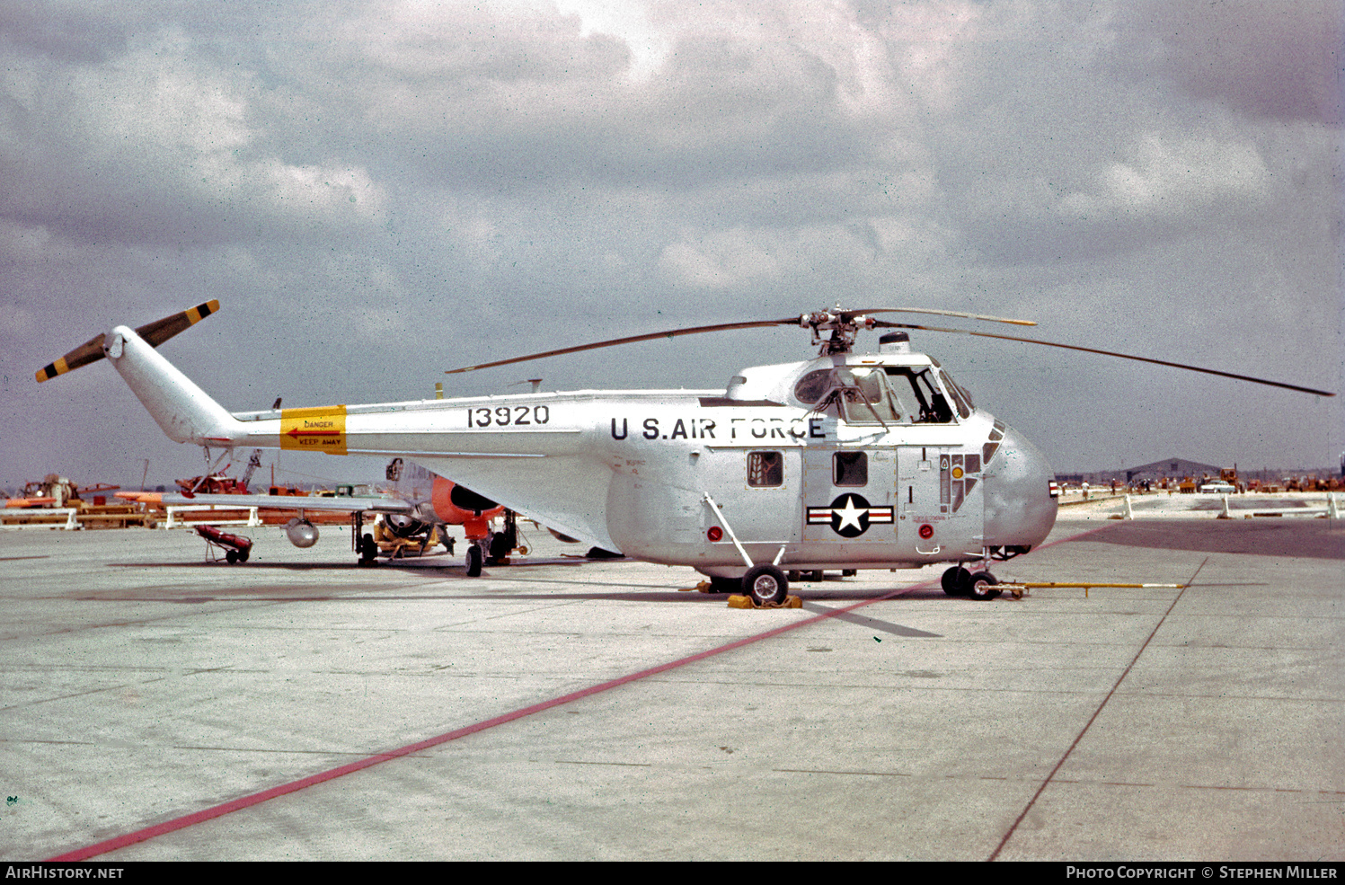 Aircraft Photo of 51-3920 / 13920 | Sikorsky H-19B (S-55D) | USA - Air Force | AirHistory.net #573999