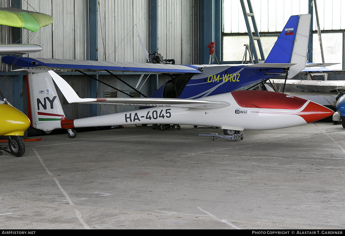 Aircraft Photo of HA-4045 | Schleicher ASW-20 | AirHistory.net #574033