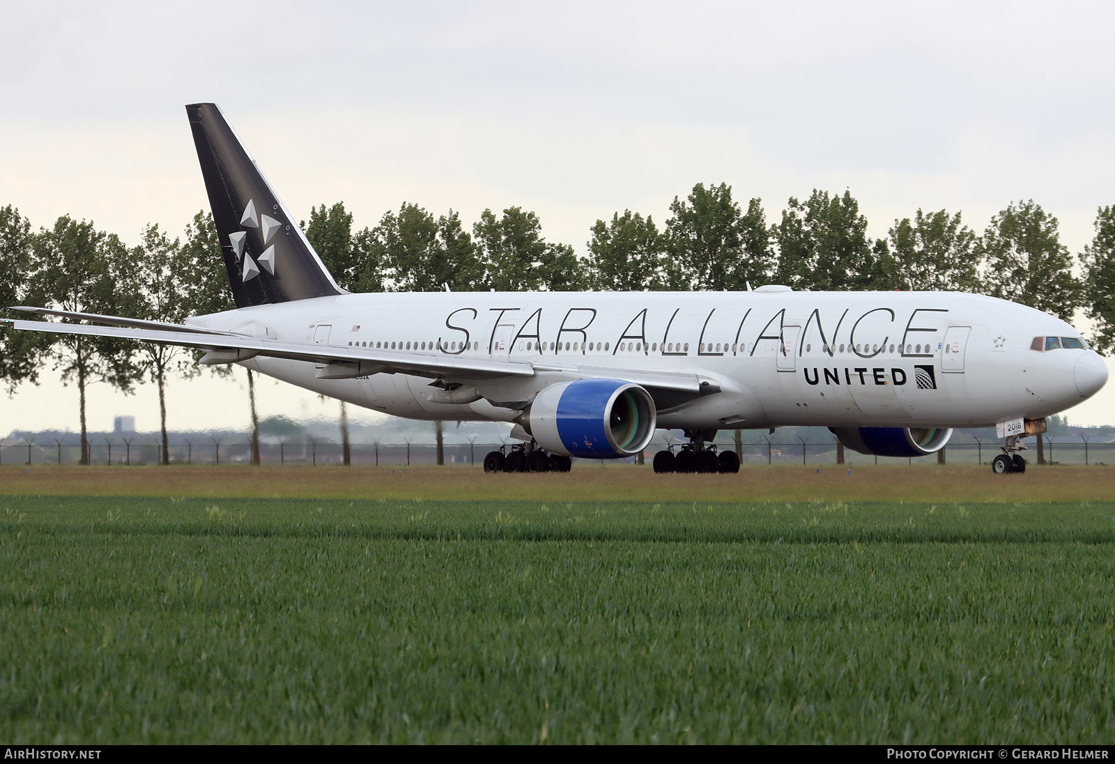 Aircraft Photo of N218UA | Boeing 777-222/ER | United Airlines | AirHistory.net #574085