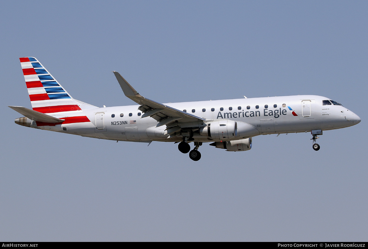 Aircraft Photo of N253NN | Embraer 175LR (ERJ-170-200LR) | American Eagle | AirHistory.net #574116