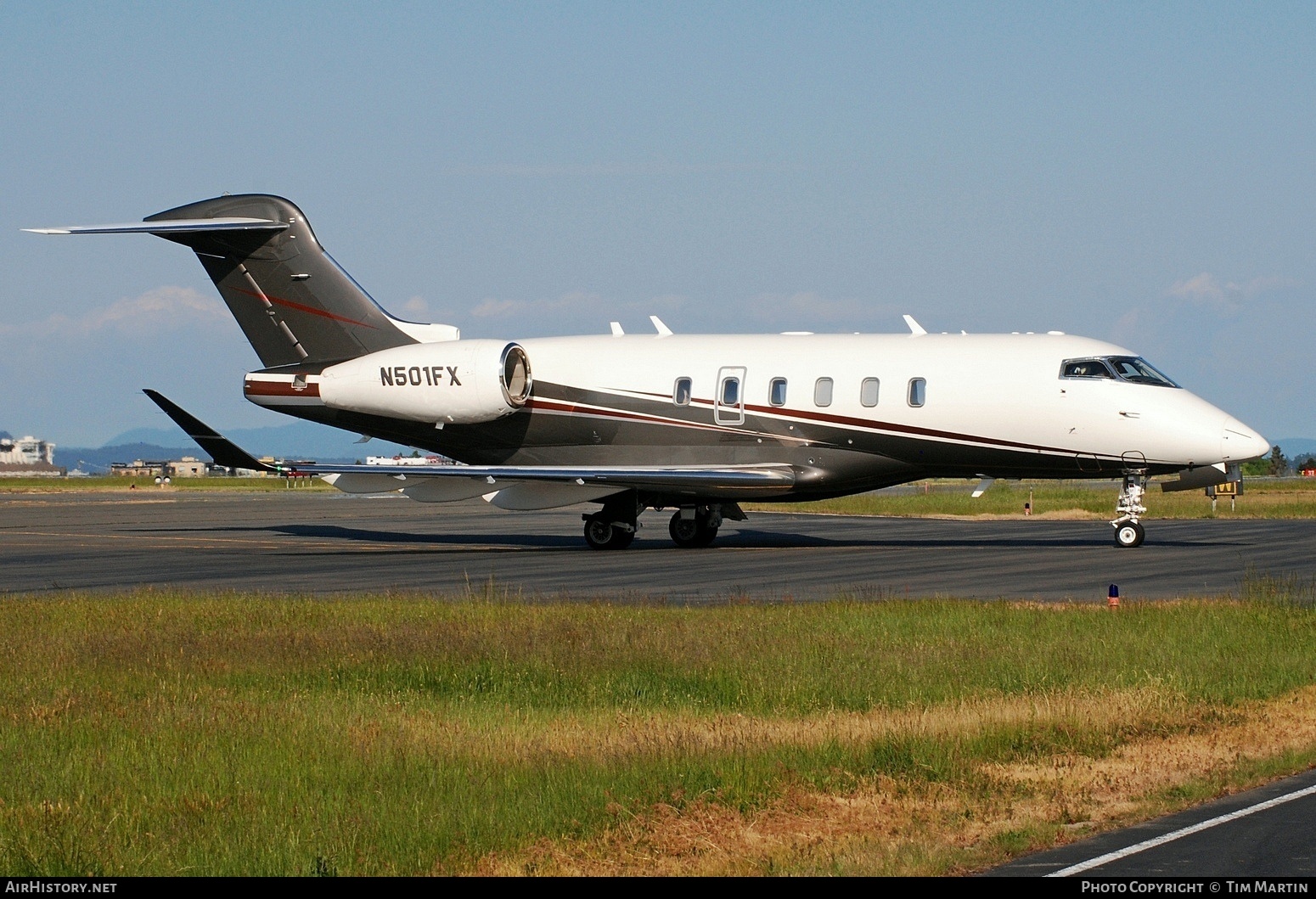 Aircraft Photo of N501FX | Bombardier Challenger 350 (BD-100-1A10) | AirHistory.net #574169