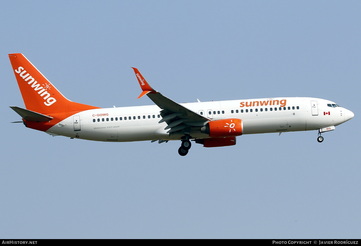 Aircraft Photo of C-GOWG | Boeing 737-86J | Sunwing Airlines | AirHistory.net #574341