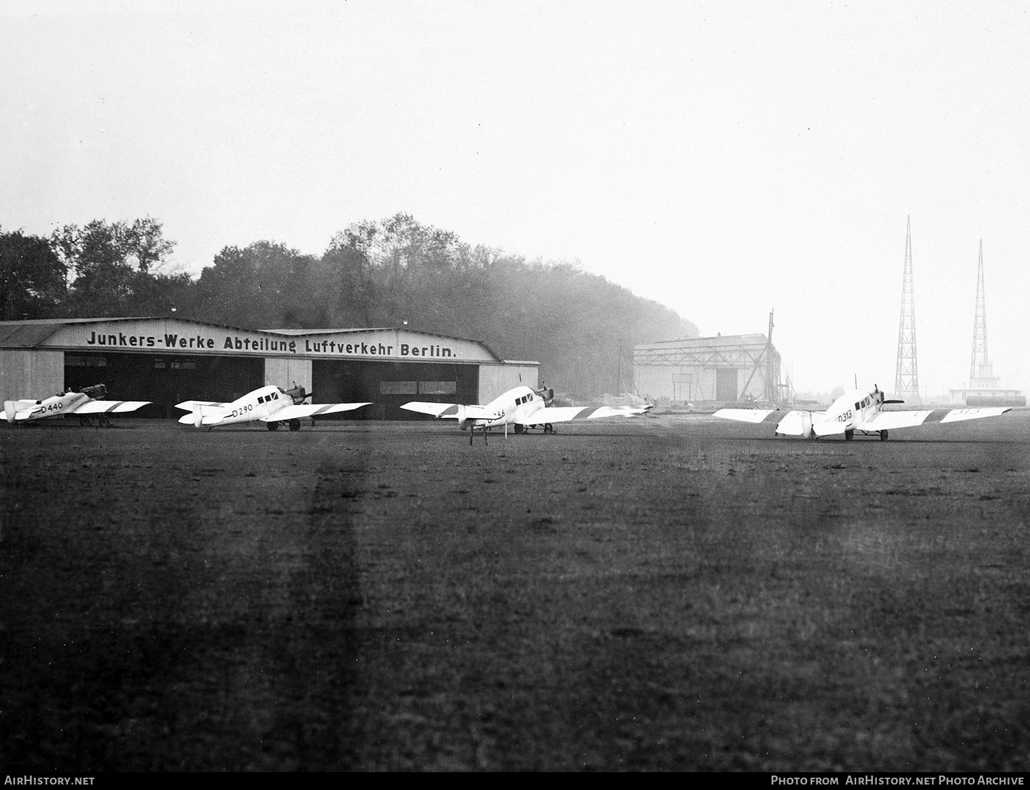 Airport photo of Berlin - Tempelhof (EDDI / THF) (closed) in Germany | AirHistory.net #574346