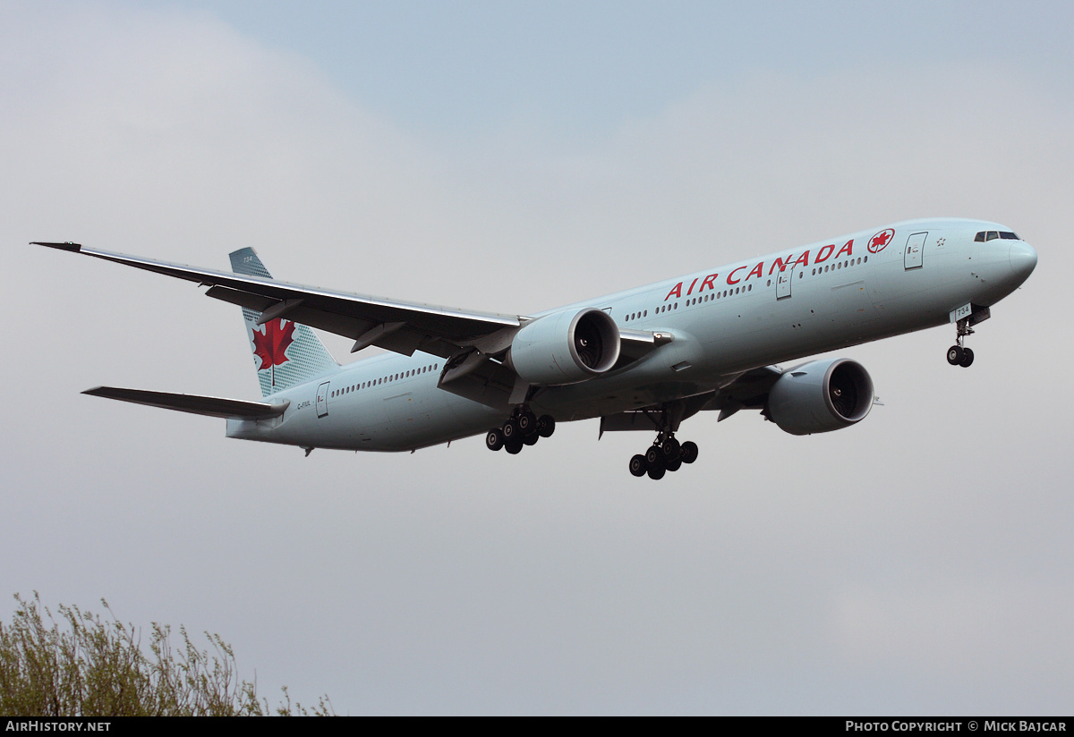 Aircraft Photo of C-FIUL | Boeing 777-333/ER | Air Canada | AirHistory.net #574401