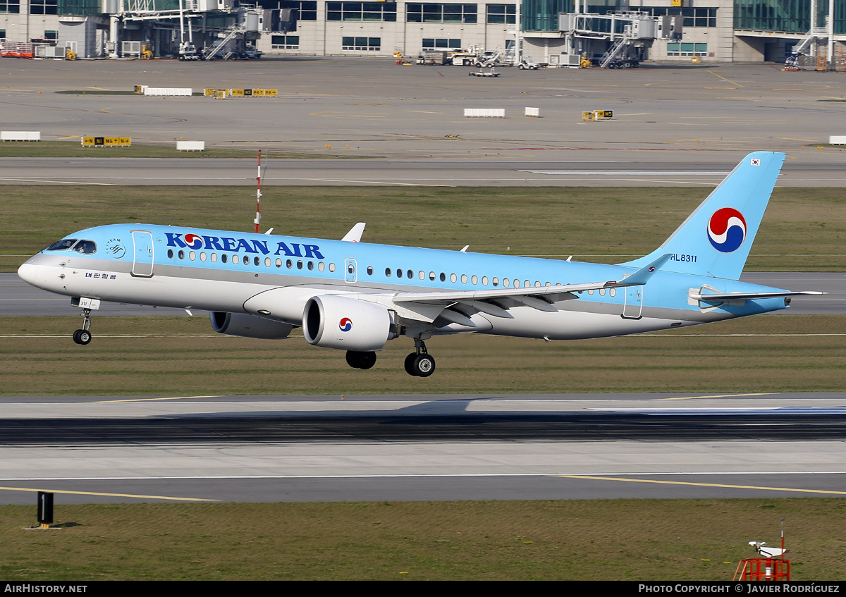 Aircraft Photo of HL8311 | Bombardier CSeries CS300 (BD-500-1A11) | Korean Air | AirHistory.net #574554