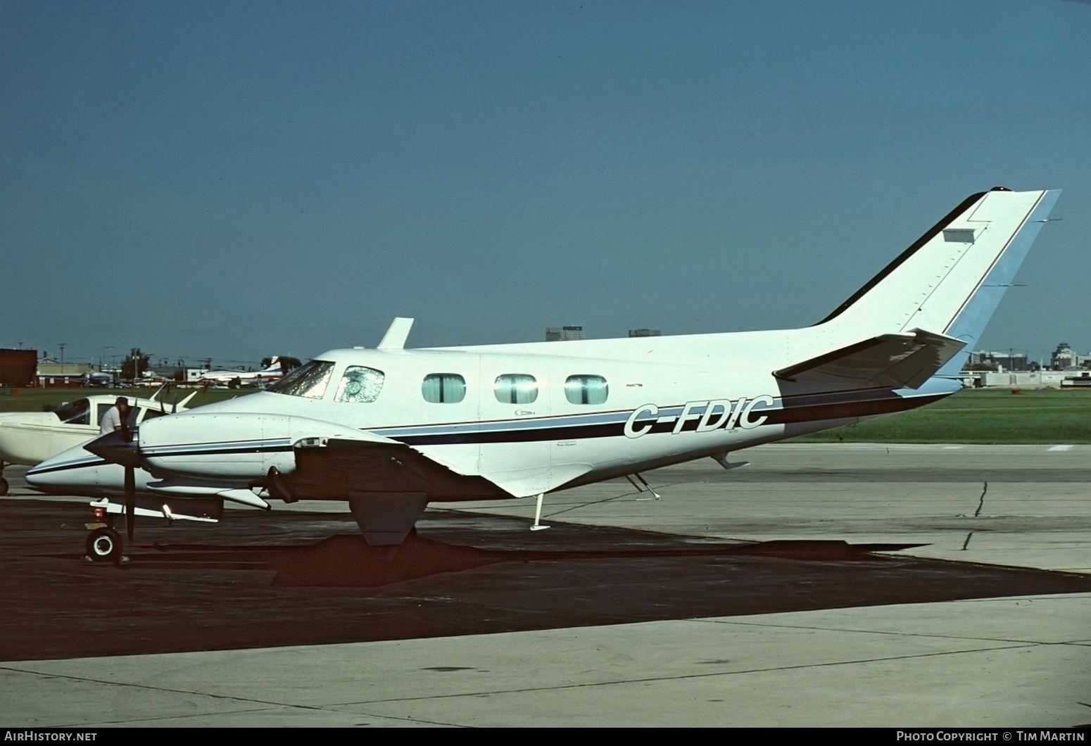 Aircraft Photo of C-FDIC | Beech B60 Duke | AirHistory.net #574582