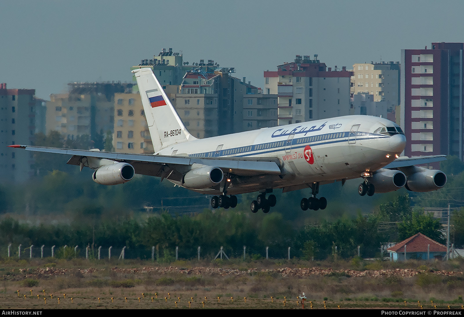 Aircraft Photo of RA-86104 | Ilyushin Il-86 | S7 Airlines | AirHistory.net #574657