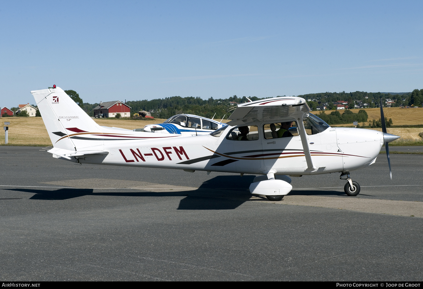 Aircraft Photo of LN-DFM | Cessna 172S Skyhawk | AirHistory.net #574714