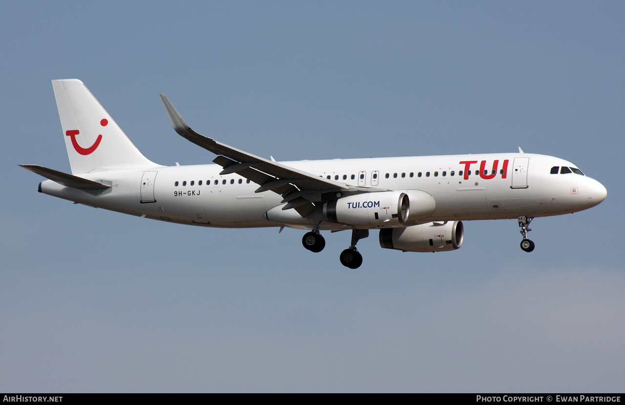 Aircraft Photo of 9H-GKJ | Airbus A320-232 | TUI | AirHistory.net #574744