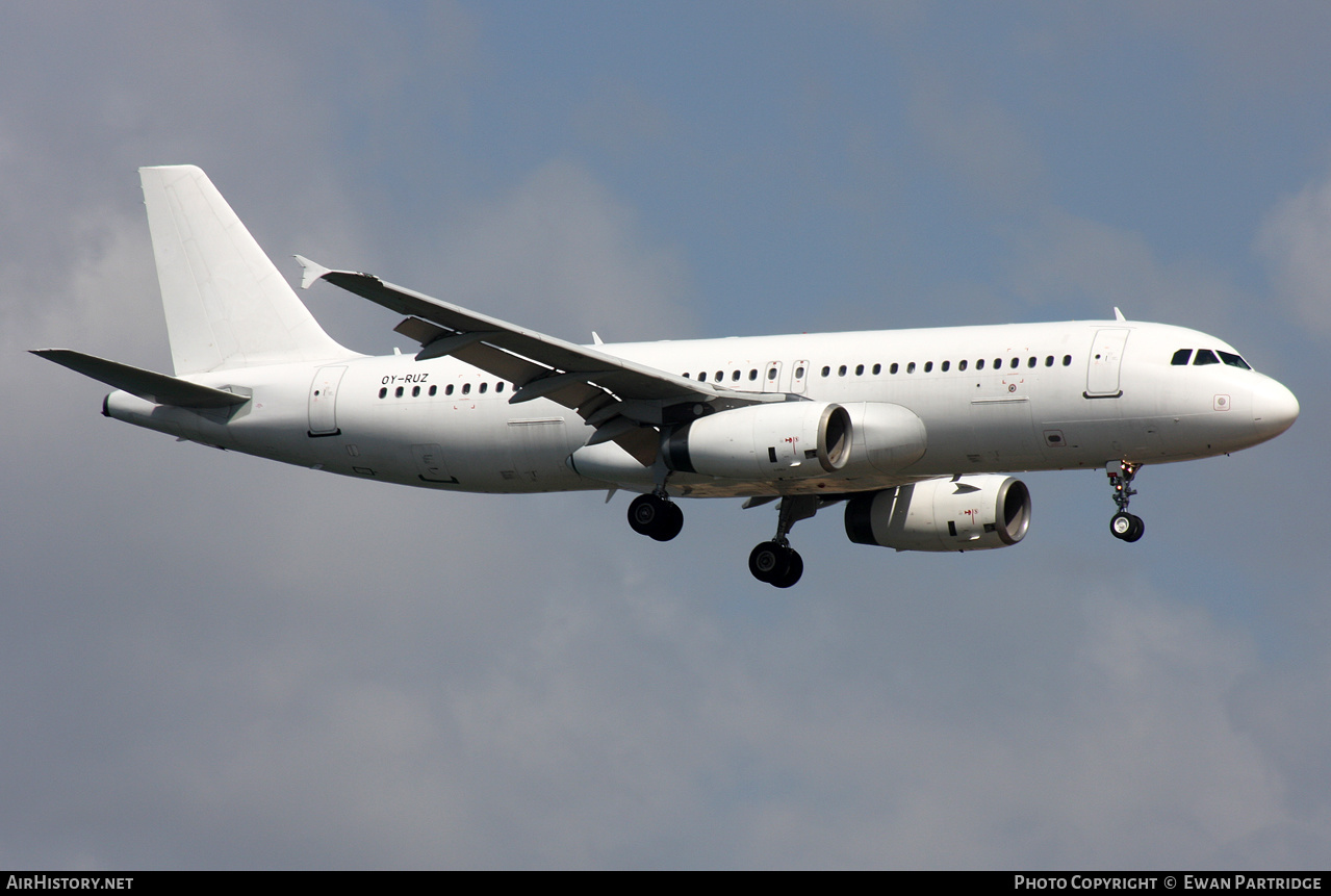 Aircraft Photo of OY-RUZ | Airbus A320-233 | AirHistory.net #574796