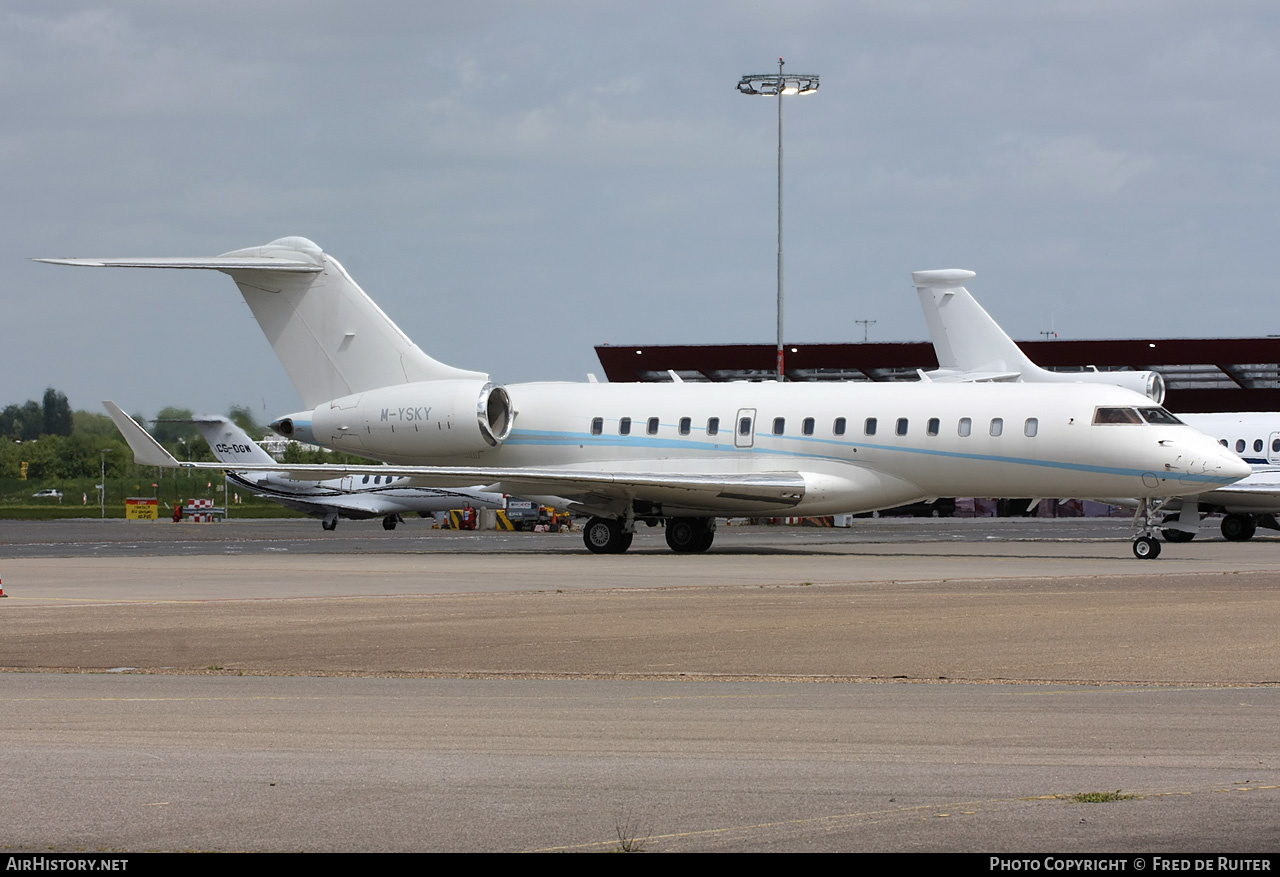 Aircraft Photo of M-YSKY | Bombardier Global Express XRS (BD-700-1A10) | AirHistory.net #574873