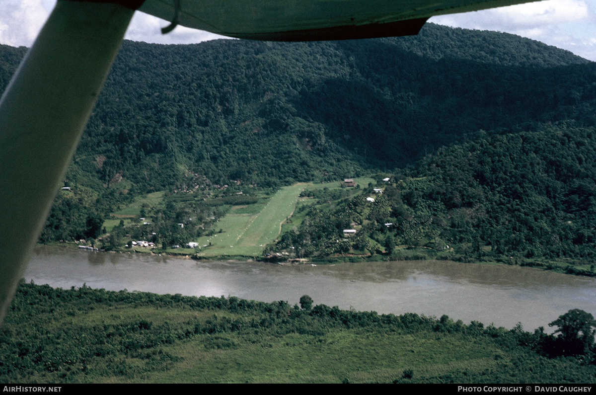 Airport photo of Ambunti (AYAT / AUJ) in Papua New Guinea | AirHistory.net #574924