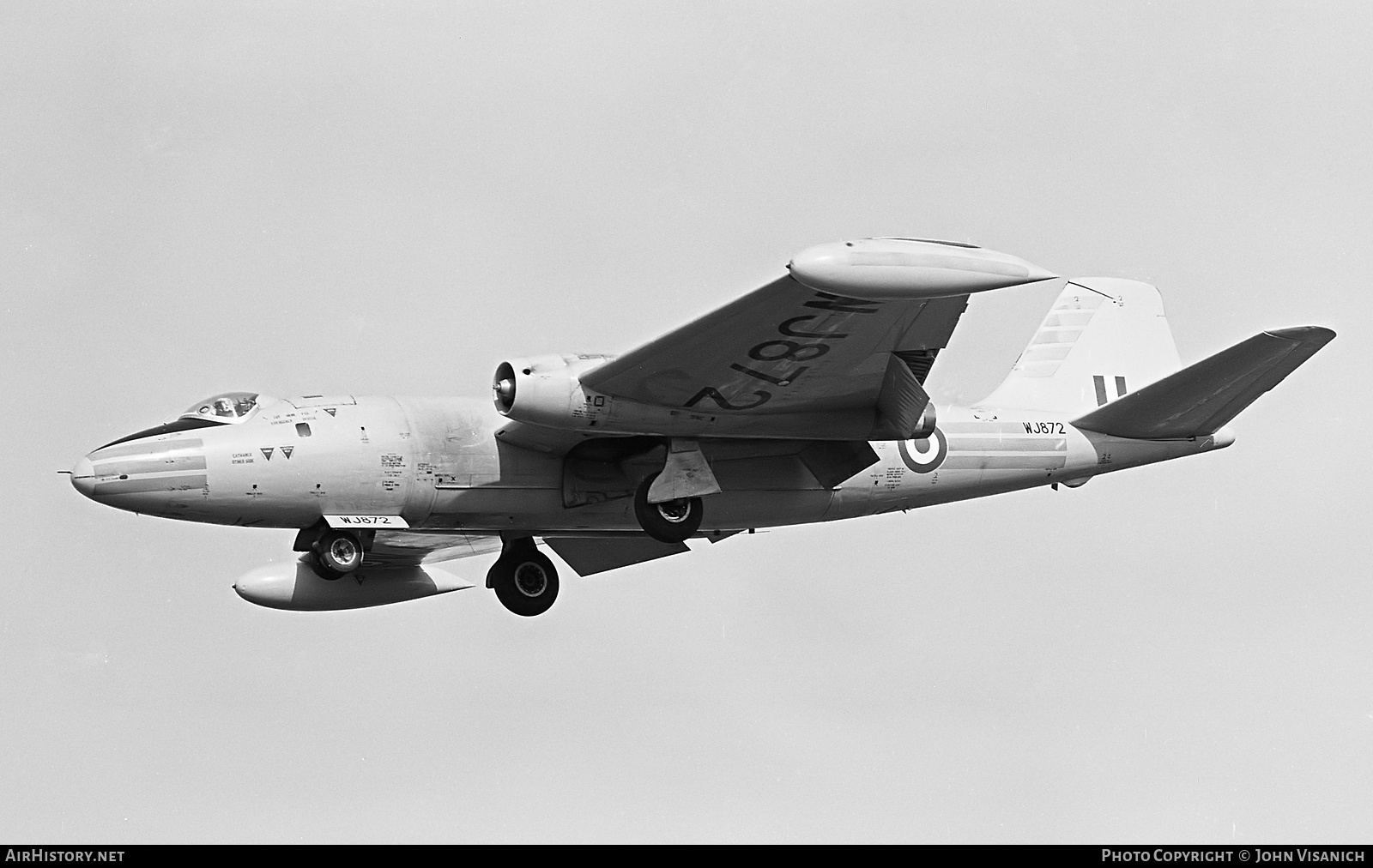 Aircraft Photo of WJ872 | English Electric Canberra T4 | UK - Air Force | AirHistory.net #574935