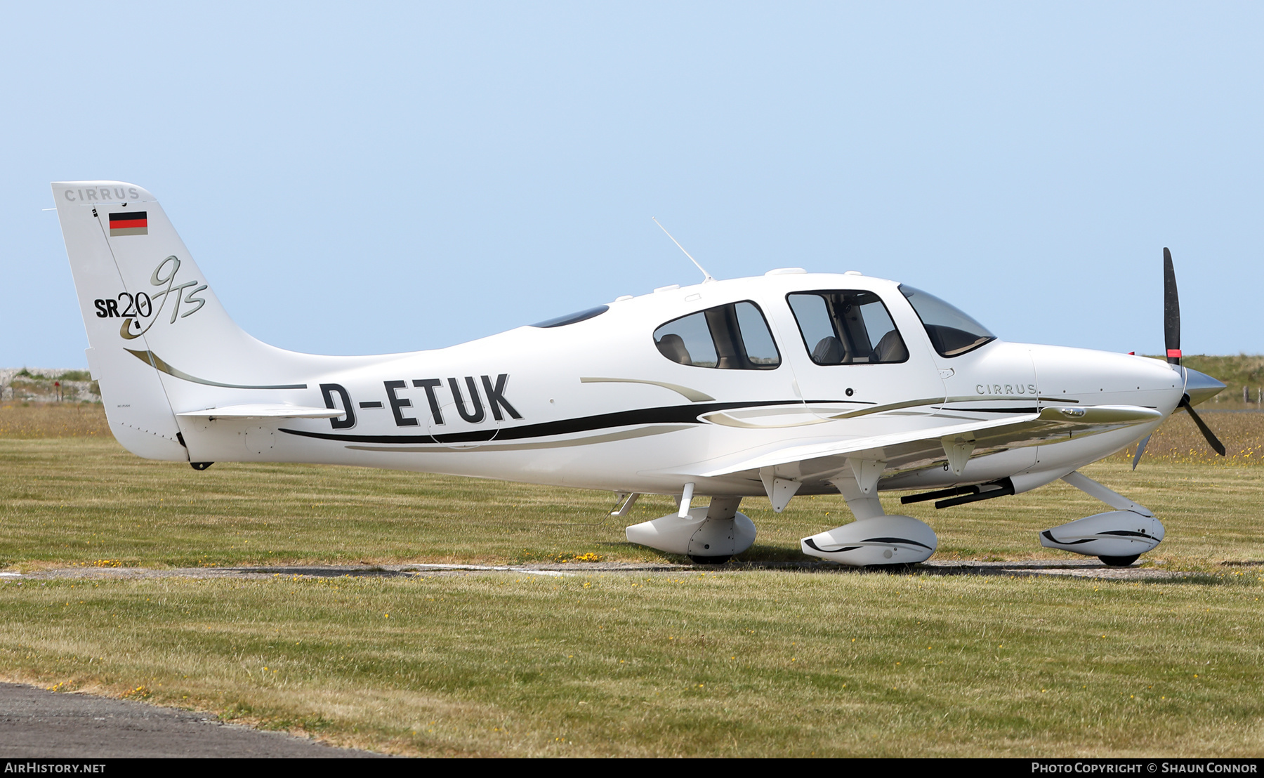 Aircraft Photo of D-ETUK | Cirrus SR-20 G2-GTS | AirHistory.net #575035