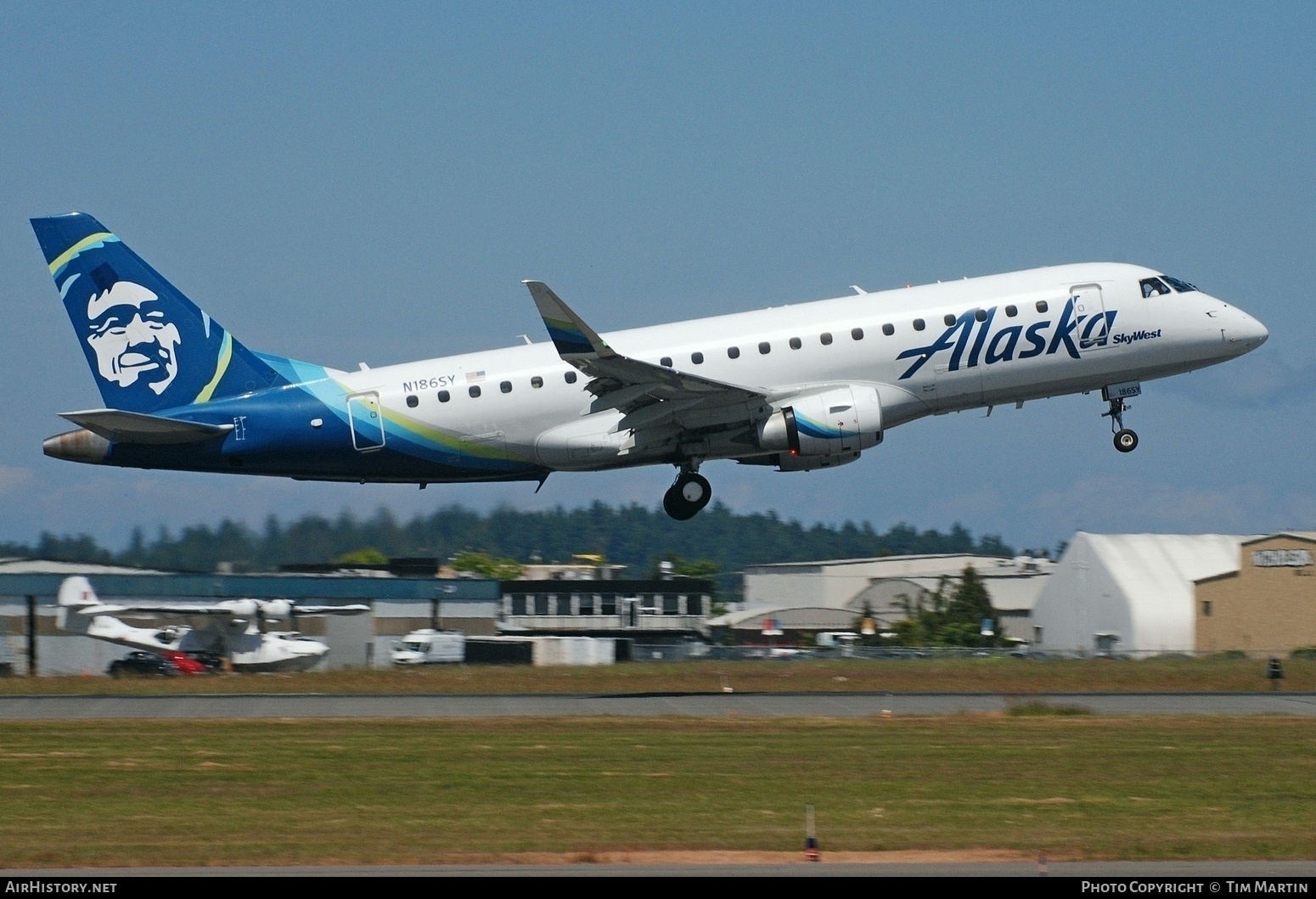 Aircraft Photo of N186SY | Embraer 175LR (ERJ-170-200LR) | Alaska Airlines | AirHistory.net #575040