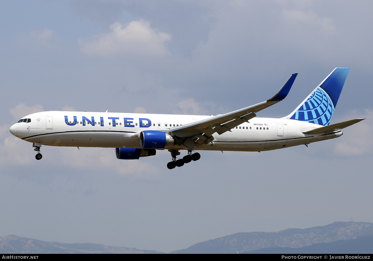 Aircraft Photo of N659UA | Boeing 767-322/ER | United Airlines | AirHistory.net #575267