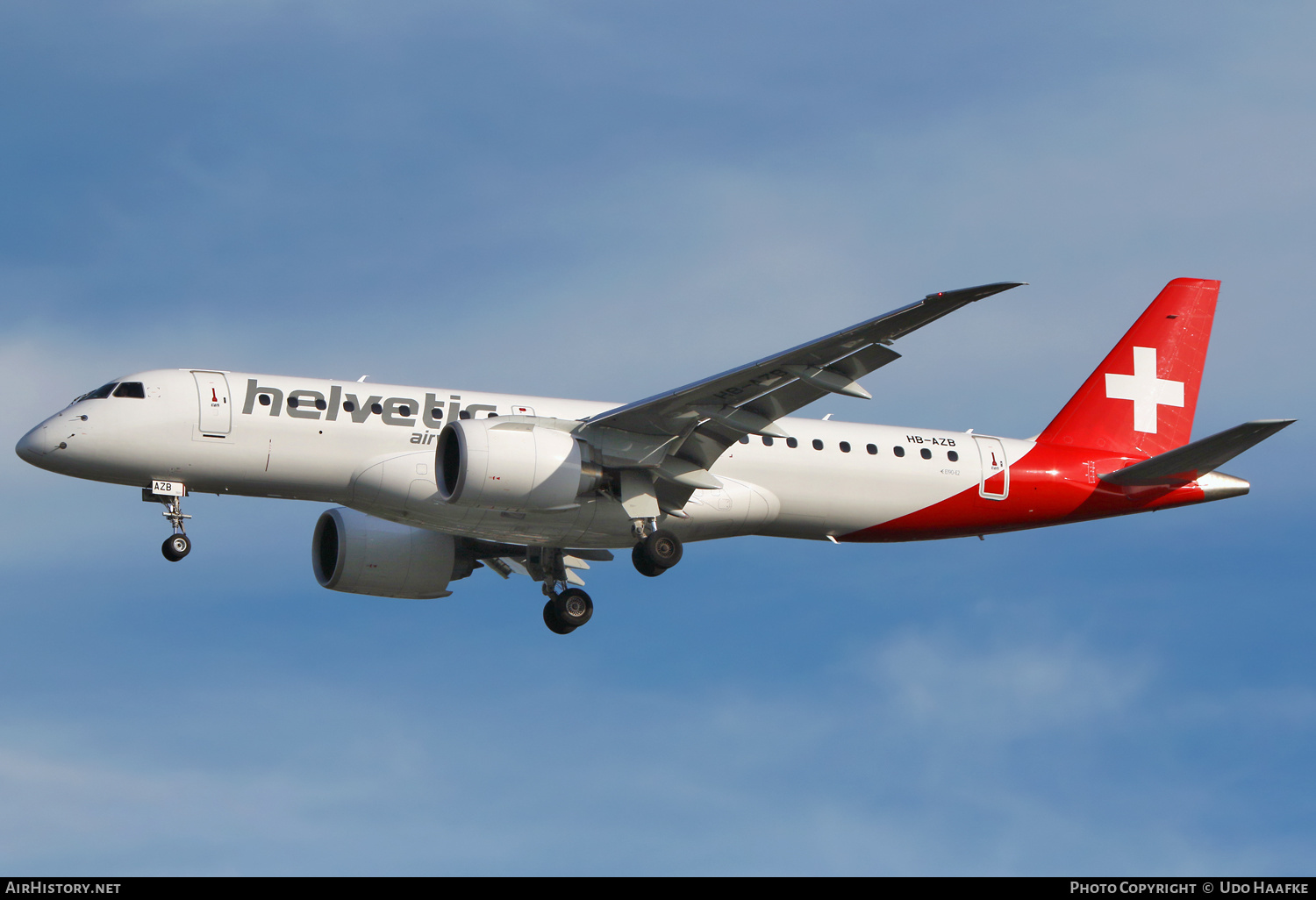Aircraft Photo of HB-AZB | Embraer 190-E2 (ERJ-190-300) | Helvetic Airways | AirHistory.net #575362